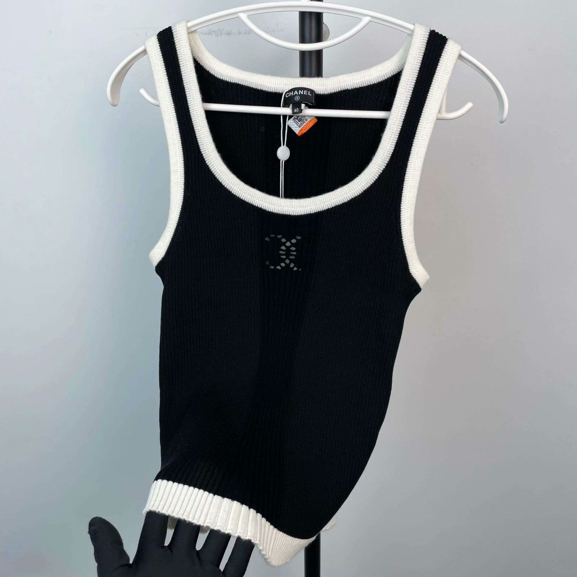 Chanel Chanel Knit Black Tank Top 40 Women Size M / US 6-8 / IT 42-44 - 3 Thumbnail