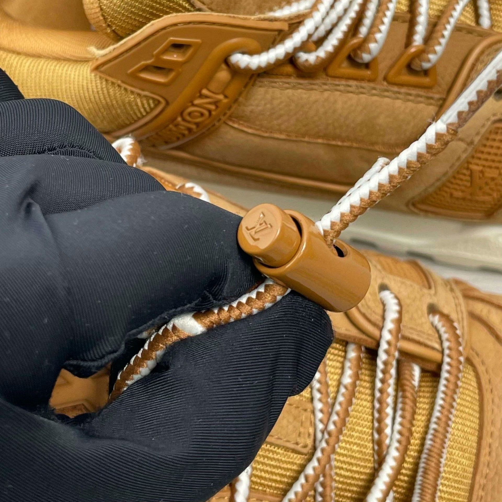 Louis Vuitton Louis Vuitton Training Brown Lowtop Sneakers 24 Men Size US 10 / EU 43 - 7 Thumbnail