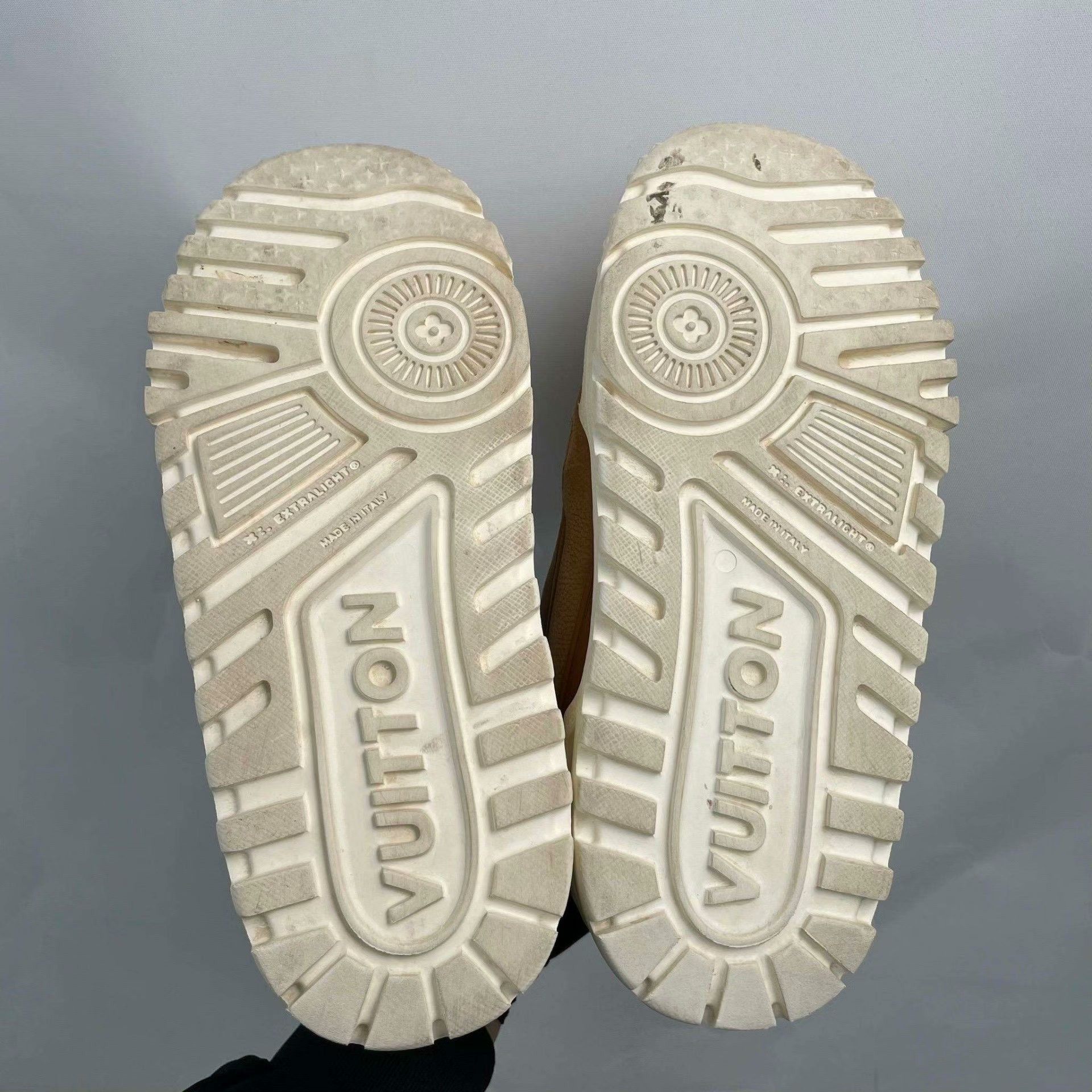 Louis Vuitton Louis Vuitton Training Brown Lowtop Sneakers 24 Men Size US 10 / EU 43 - 5 Thumbnail