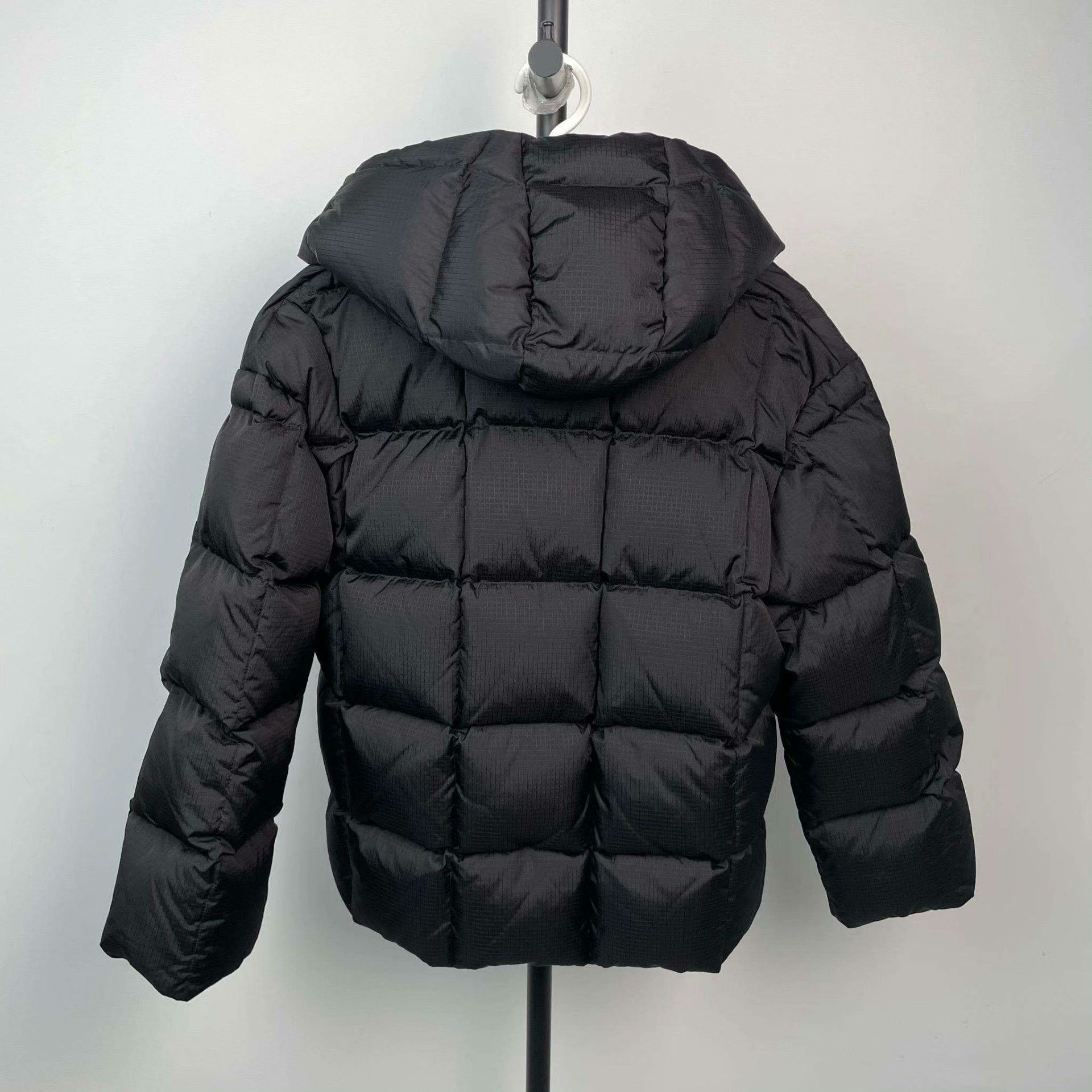 Louis Vuitton Louis Vuitton Black Down Jacket 34 Women Size XXS / US 00 / IT 34 - 2 Thumbnail