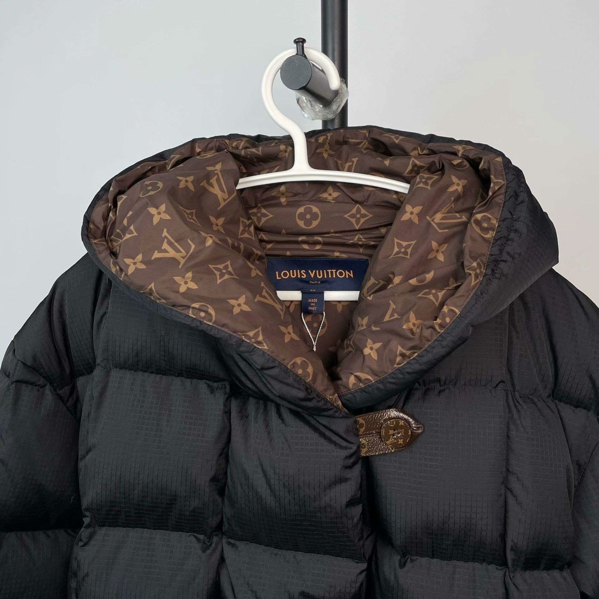 Louis Vuitton Louis Vuitton Black Down Jacket 34 Women Size XXS / US 00 / IT 34 - 8 Thumbnail