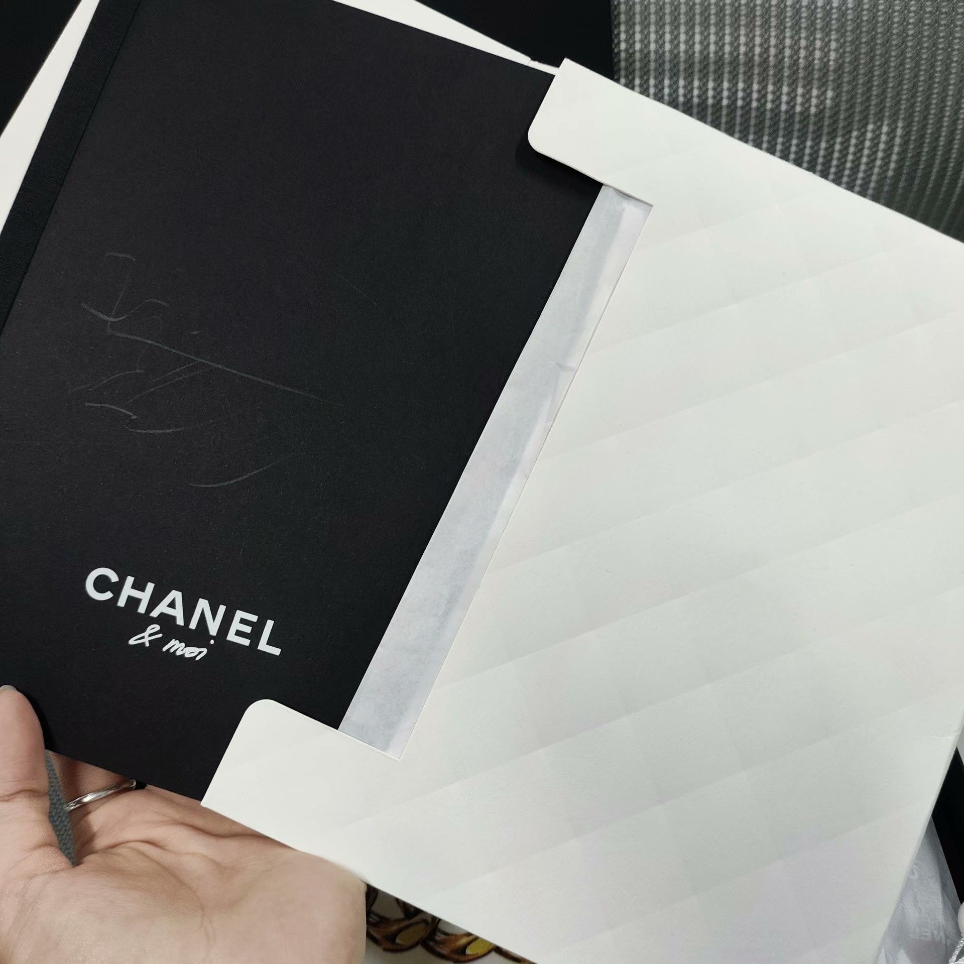 Chanel Chanel Scarf 26 Men Size ONE SIZE - 4 Thumbnail