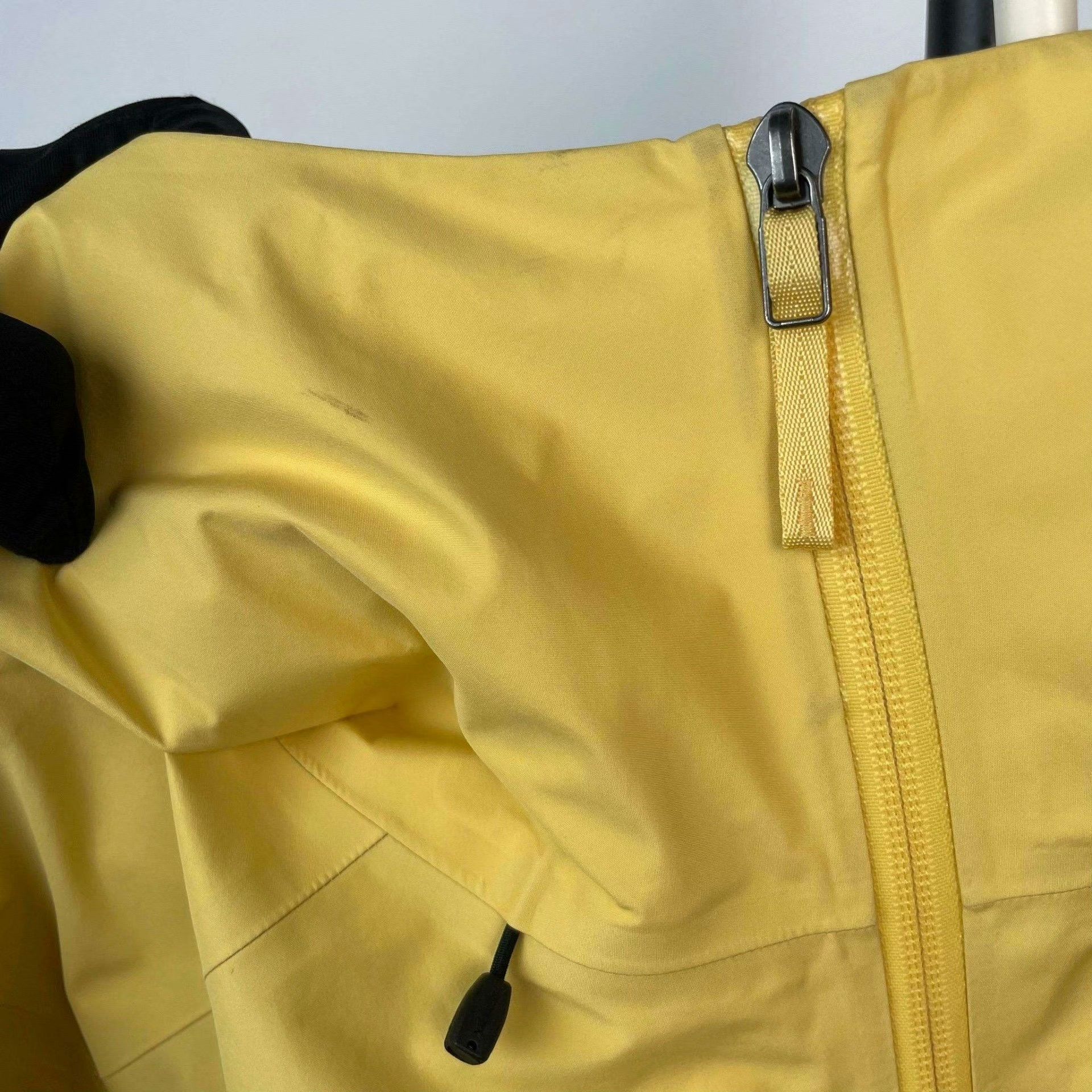 Arc'teryx Arc'teryx Yellow Light Jacket S Men Size US S / EU 44-46 / 1 - 9 Thumbnail