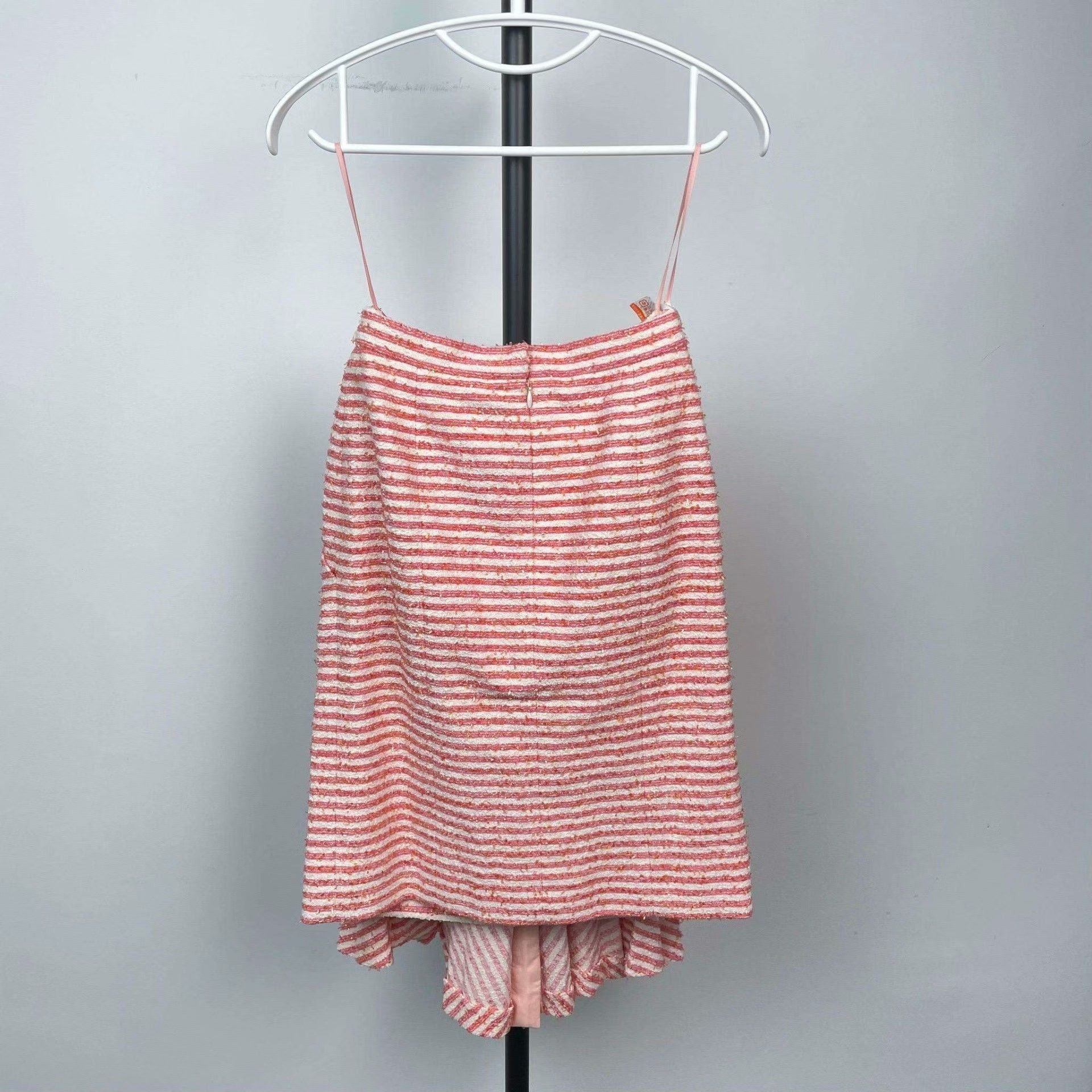 Chanel Chanel Striped Pink Skirt 34 Women Size 34" / US 12 / IT 48 - 2 Thumbnail