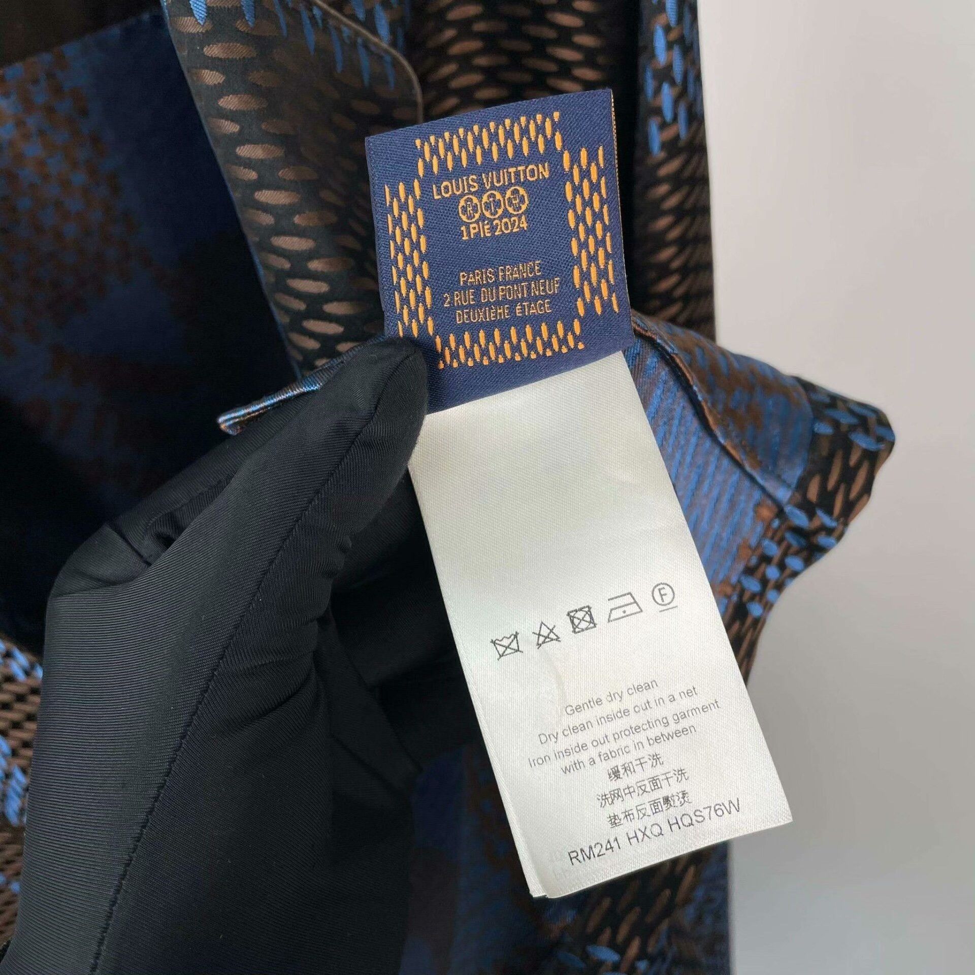 Louis Vuitton Louis Vuitton Checkered Blue Light Jacket XL Men Size US XL / EU 56 / 4 - 5 Thumbnail