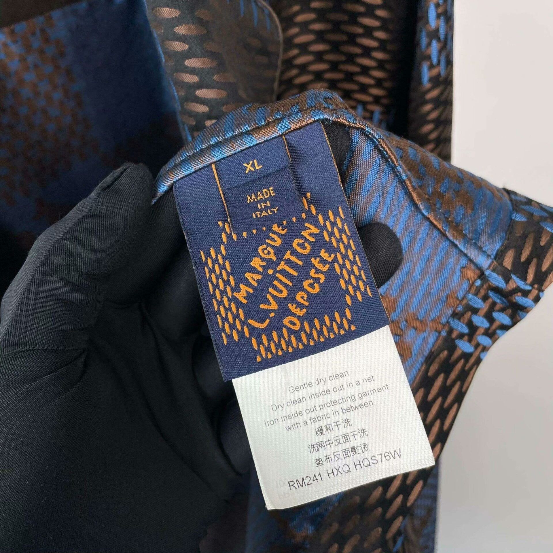 Louis Vuitton Louis Vuitton Checkered Blue Light Jacket XL Men Size US XL / EU 56 / 4 - 4 Thumbnail