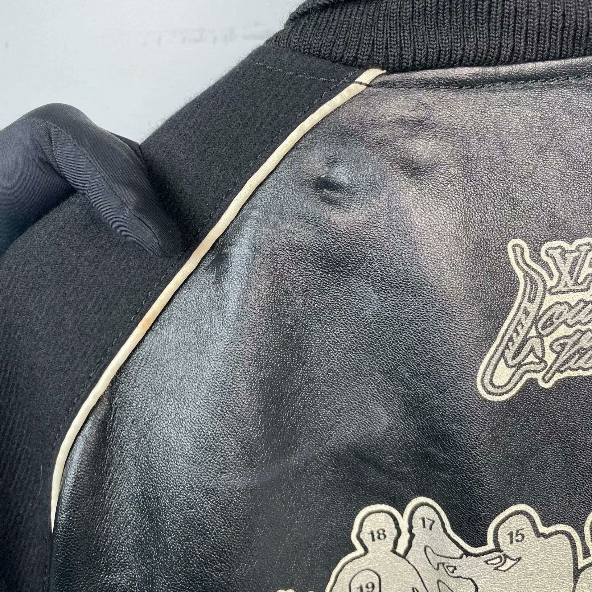 Louis Vuitton Louis Vuitton Black Light Jacket 3XL Men Size US XS / EU 42 / 0 - 8 Thumbnail
