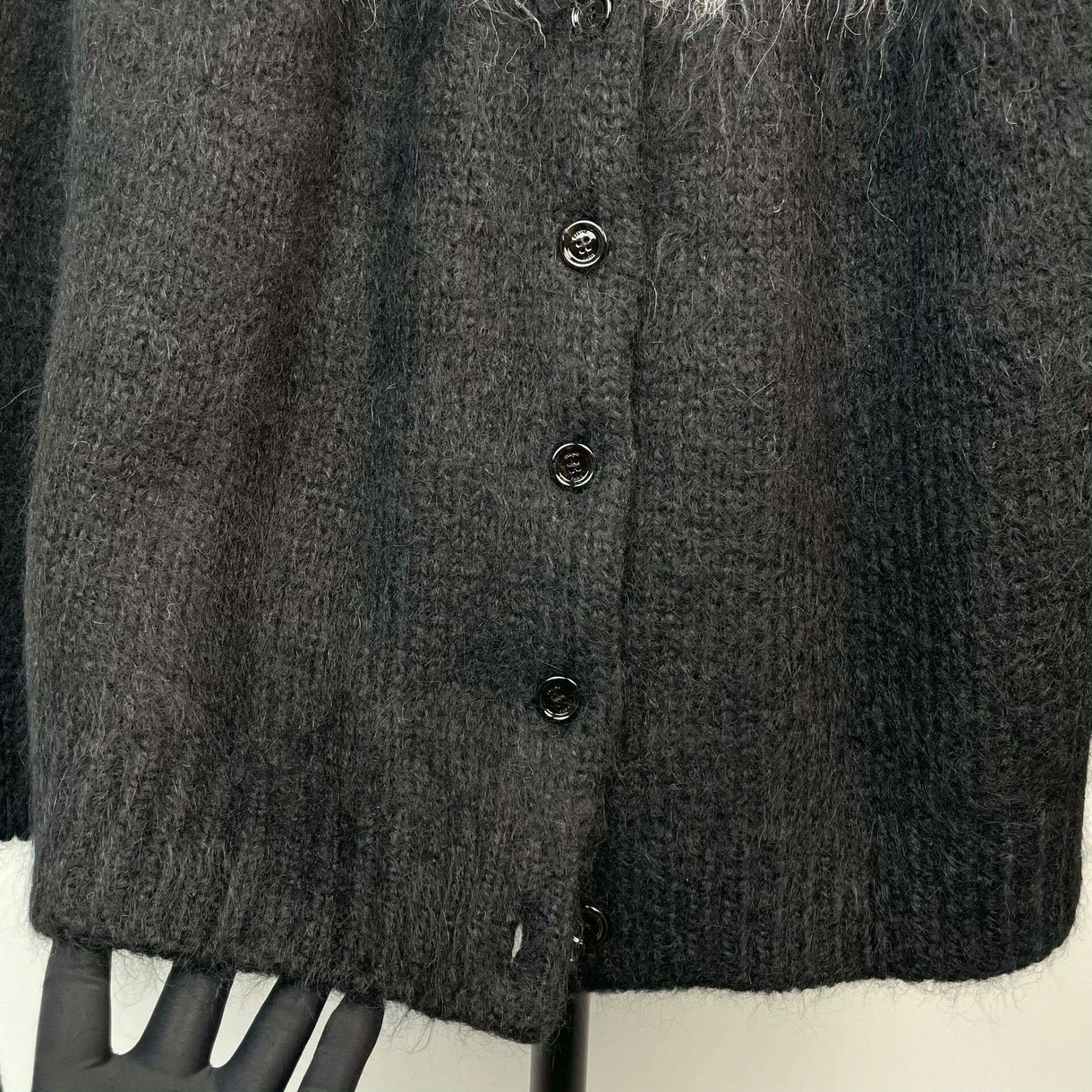 Celine Celine Knit Wool Black Sweater M Women Size M / US 6-8 / IT 42-44 - 7 Thumbnail