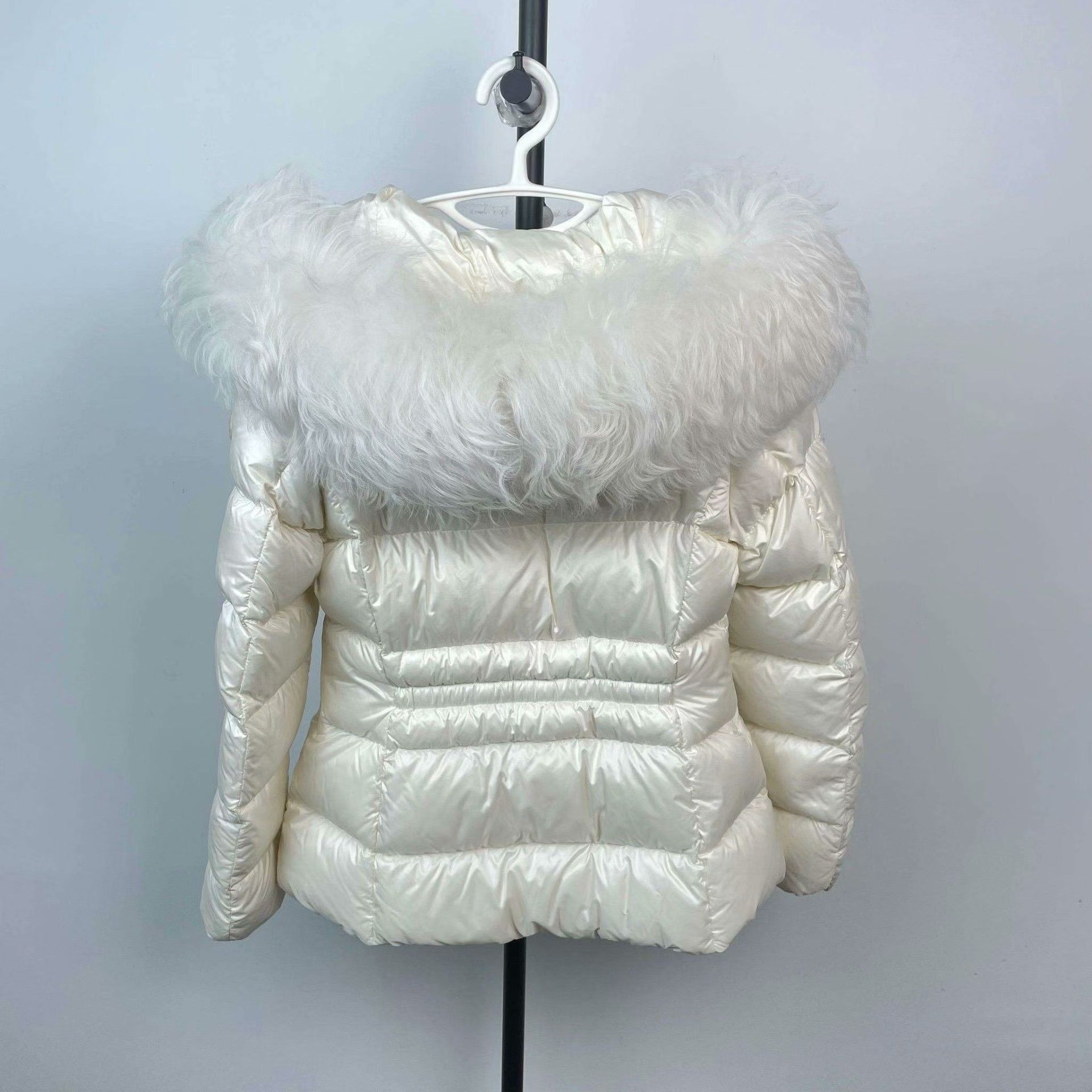 Moncler Moncler Down White Down Jacket M Women Size M / US 6-8 / IT 42-44 - 2 Thumbnail