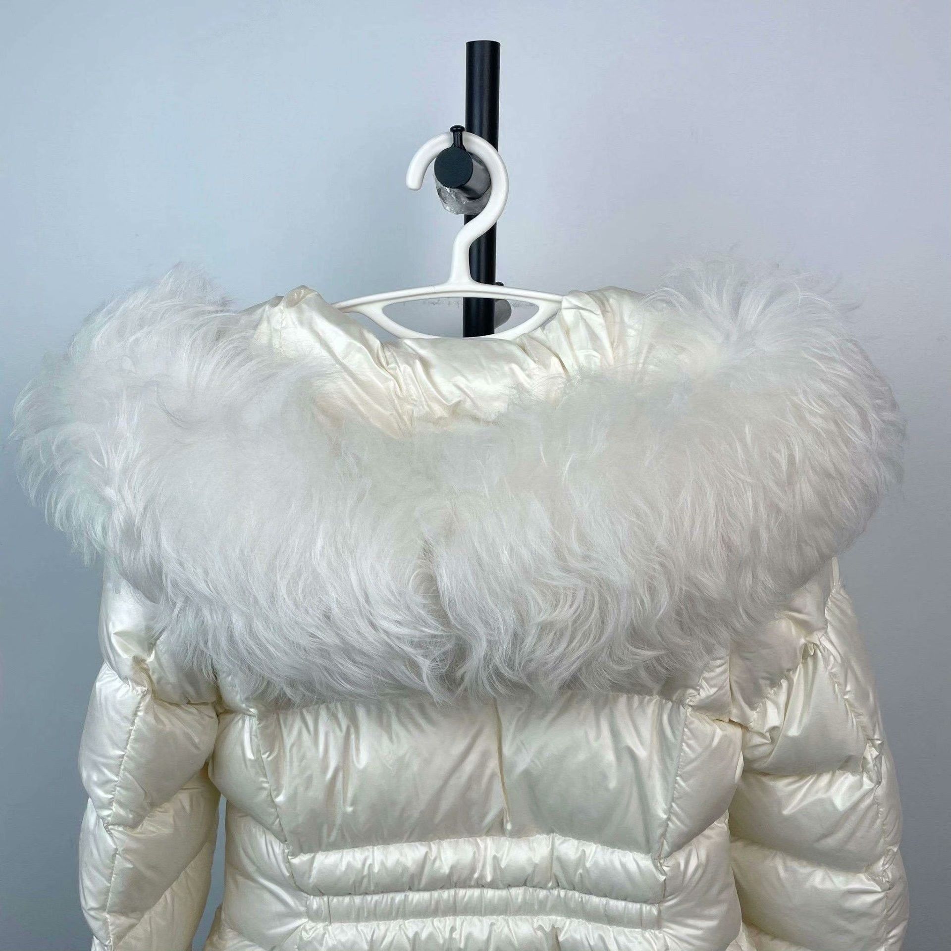 Moncler Moncler Down White Down Jacket M Women Size M / US 6-8 / IT 42-44 - 9 Thumbnail