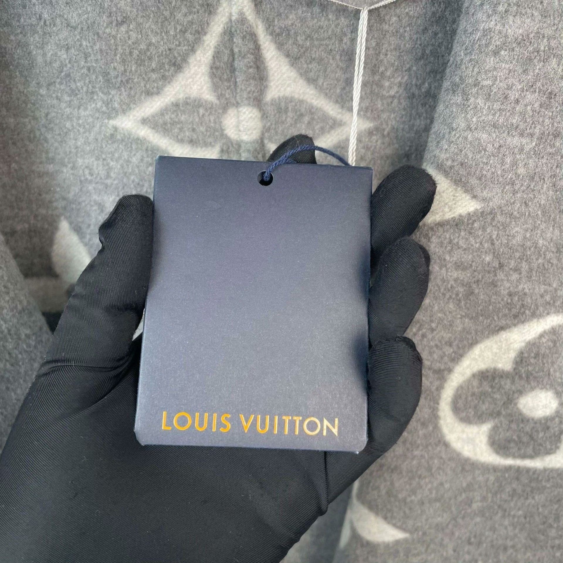 Louis Vuitton Louis Vuitton Gray Coat 32 Women Size XXS / US 00 / IT 34 - 5 Thumbnail
