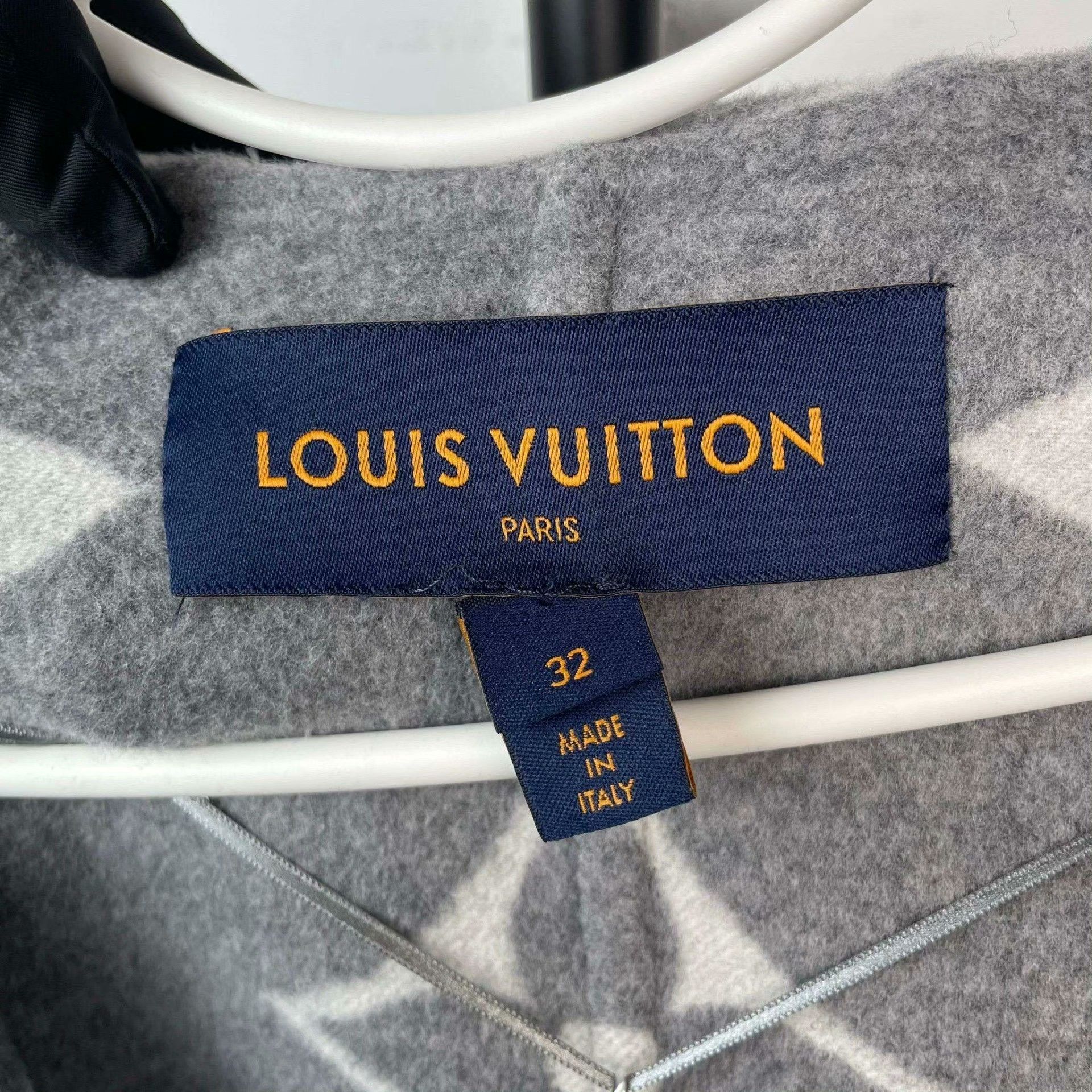 Louis Vuitton Louis Vuitton Gray Coat 32 Women Size XXS / US 00 / IT 34 - 6 Thumbnail
