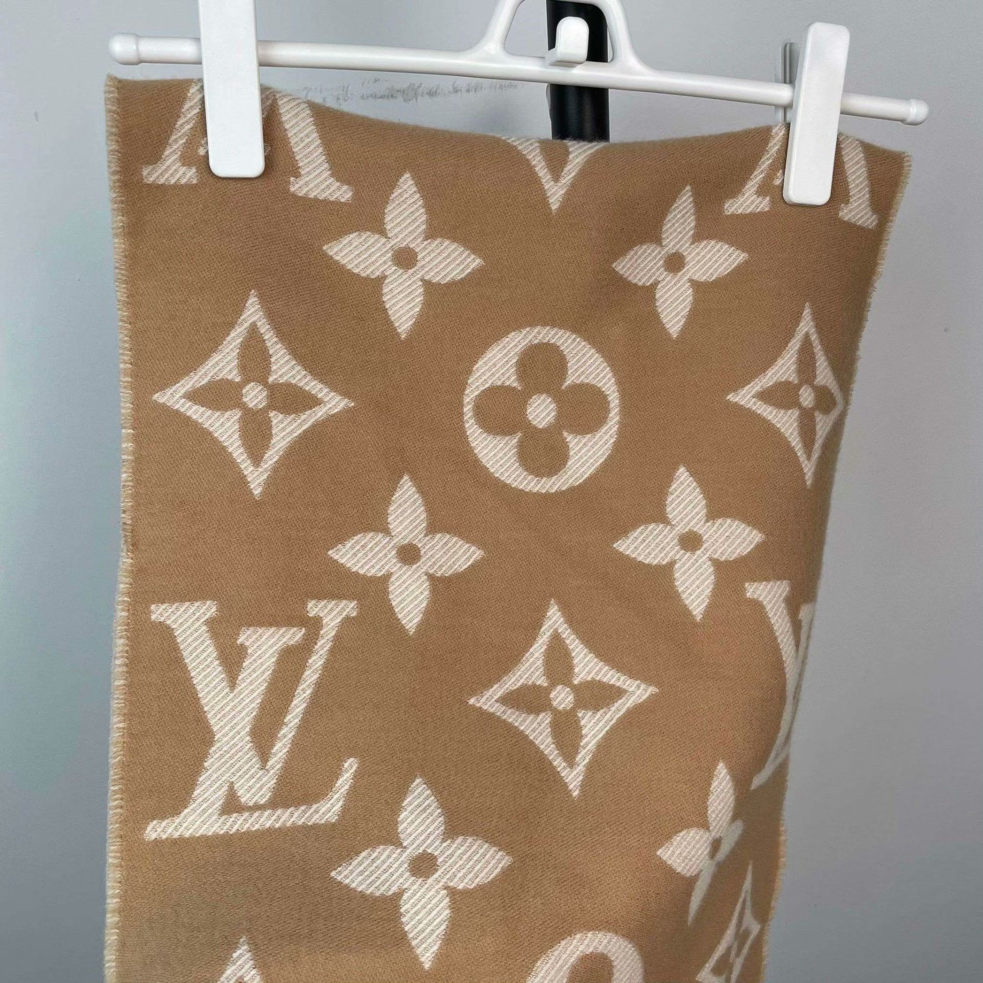 Louis Vuitton Louis Vuitton Wool Scarf 26 Men Size ONE SIZE - 3 Thumbnail