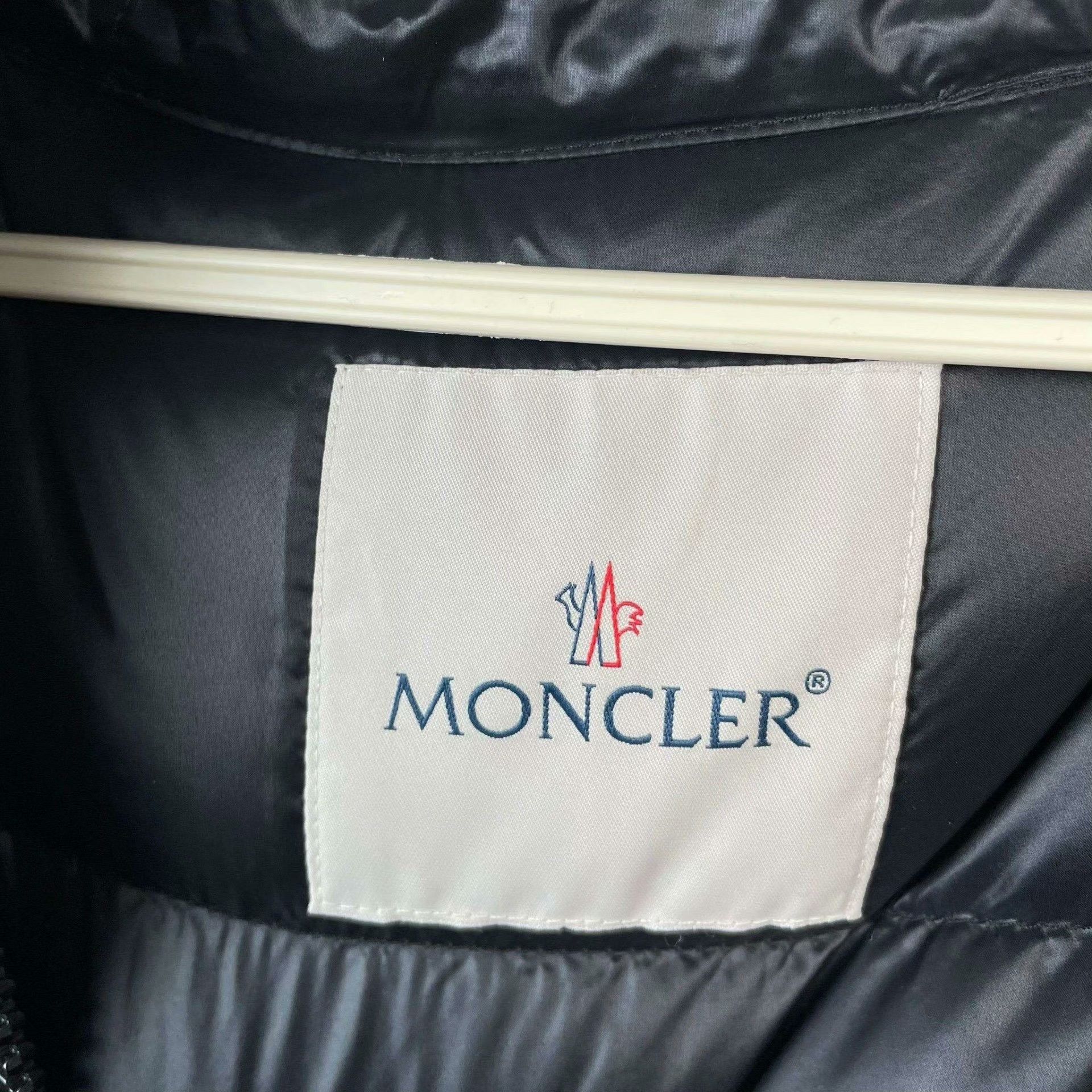 Moncler Moncler Down Black Down Jacket M Women Size M / US 6-8 / IT 42-44 - 5 Thumbnail