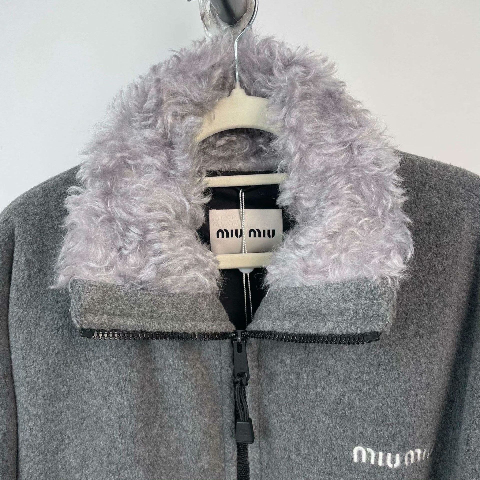 Miu Miu Miu Miu Gray Down Jacket 40 Women Size M / US 6-8 / IT 42-44 - 4 Thumbnail