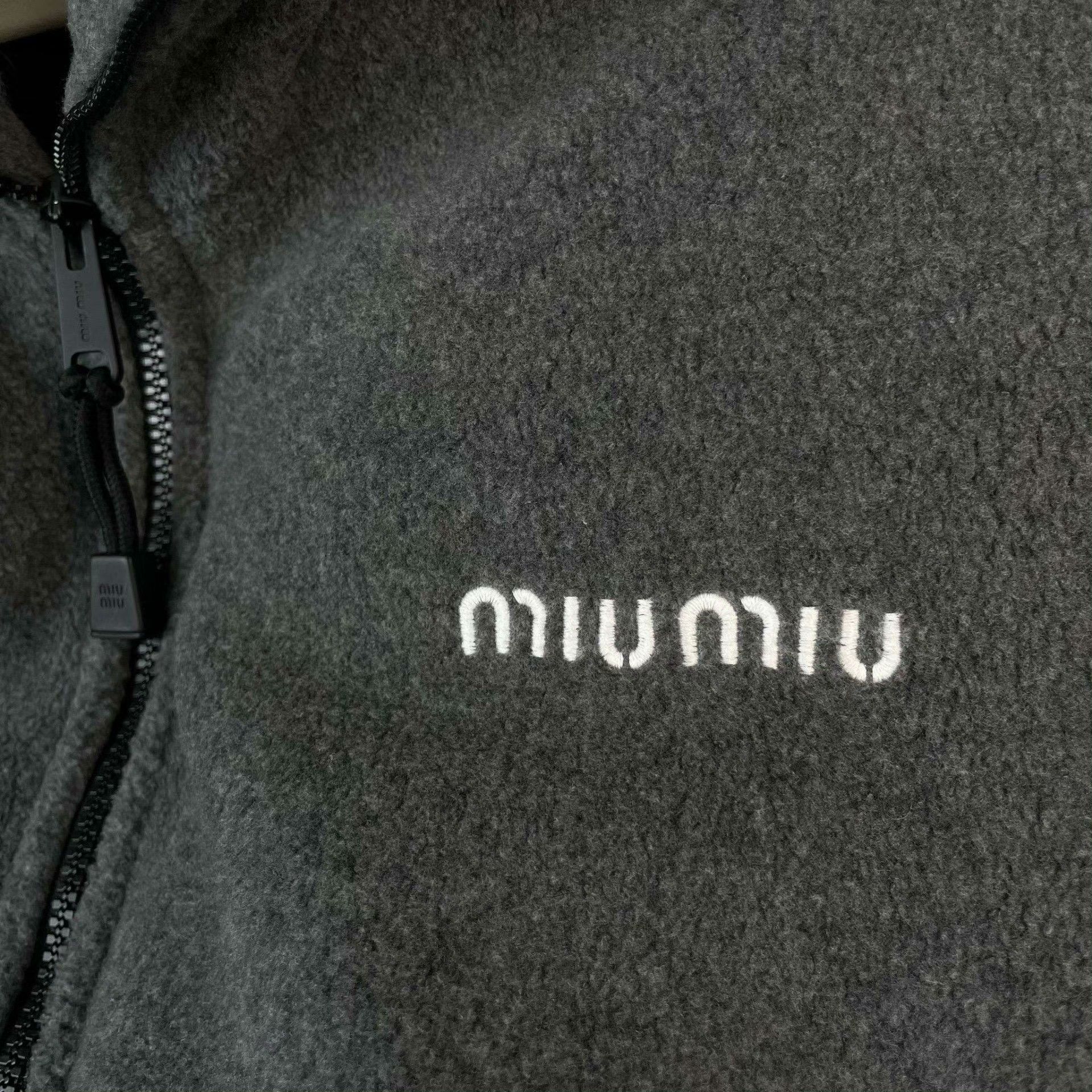 Miu Miu Miu Miu Gray Down Jacket 40 Women Size M / US 6-8 / IT 42-44 - 3 Thumbnail