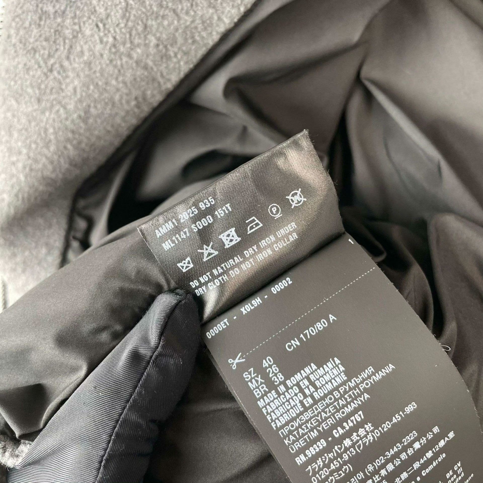 Miu Miu Miu Miu Gray Down Jacket 40 Women Size M / US 6-8 / IT 42-44 - 8 Thumbnail
