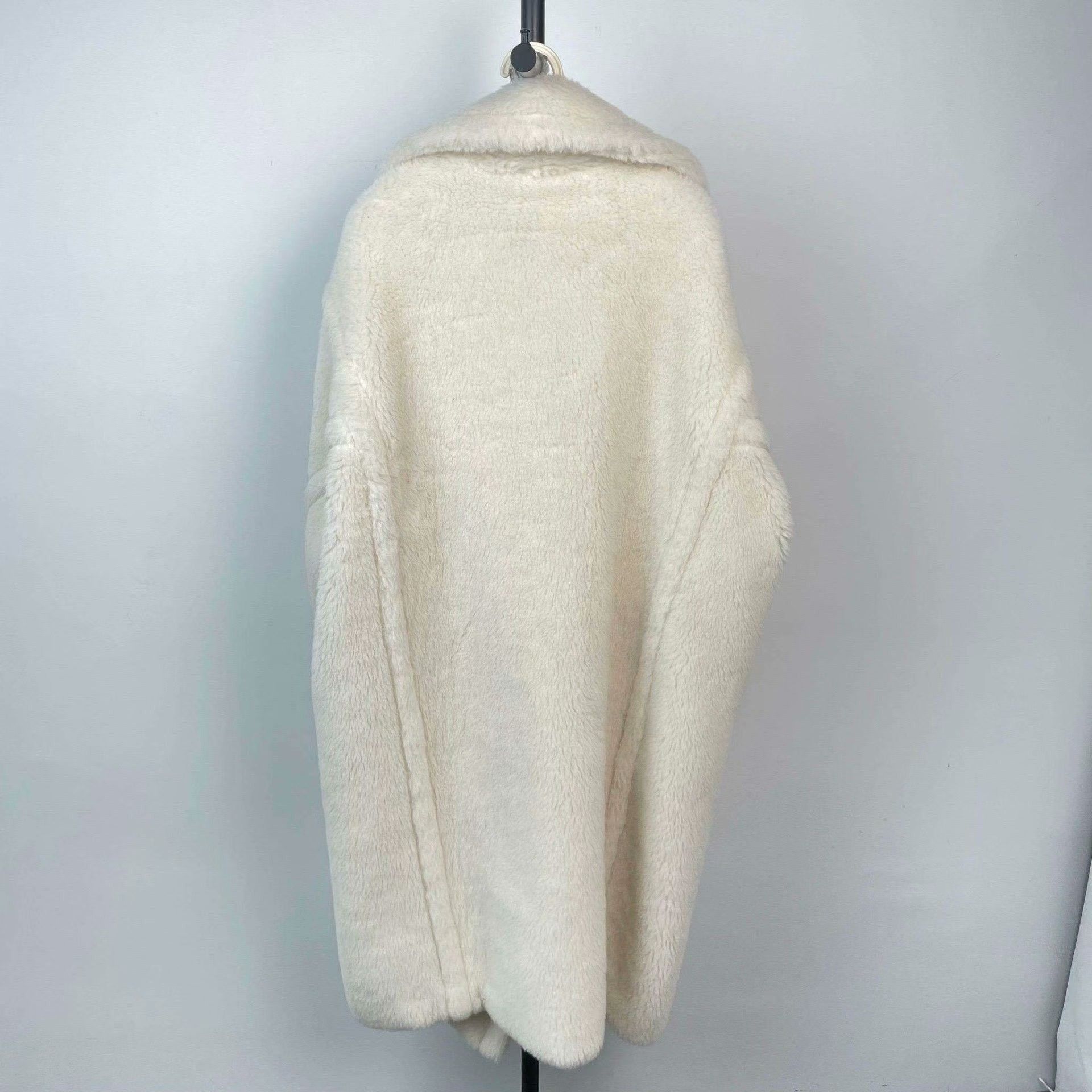 Max Mara Max Mara White Coat M Women Size M / US 6-8 / IT 42-44 - 2 Thumbnail