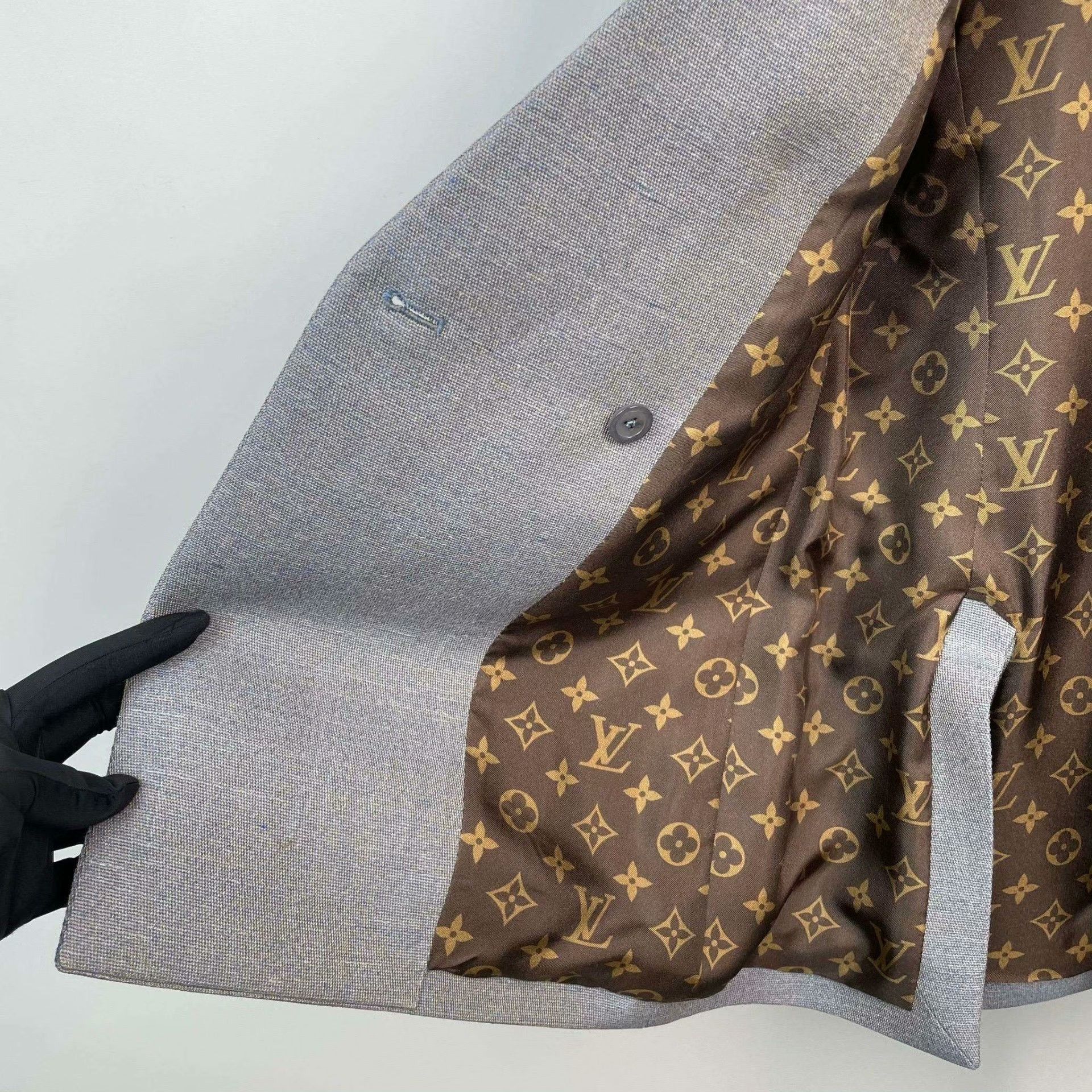 Louis Vuitton Louis Vuitton Cotton Gray Jacket S Women Size S / US 4 / IT 40 - 8 Thumbnail