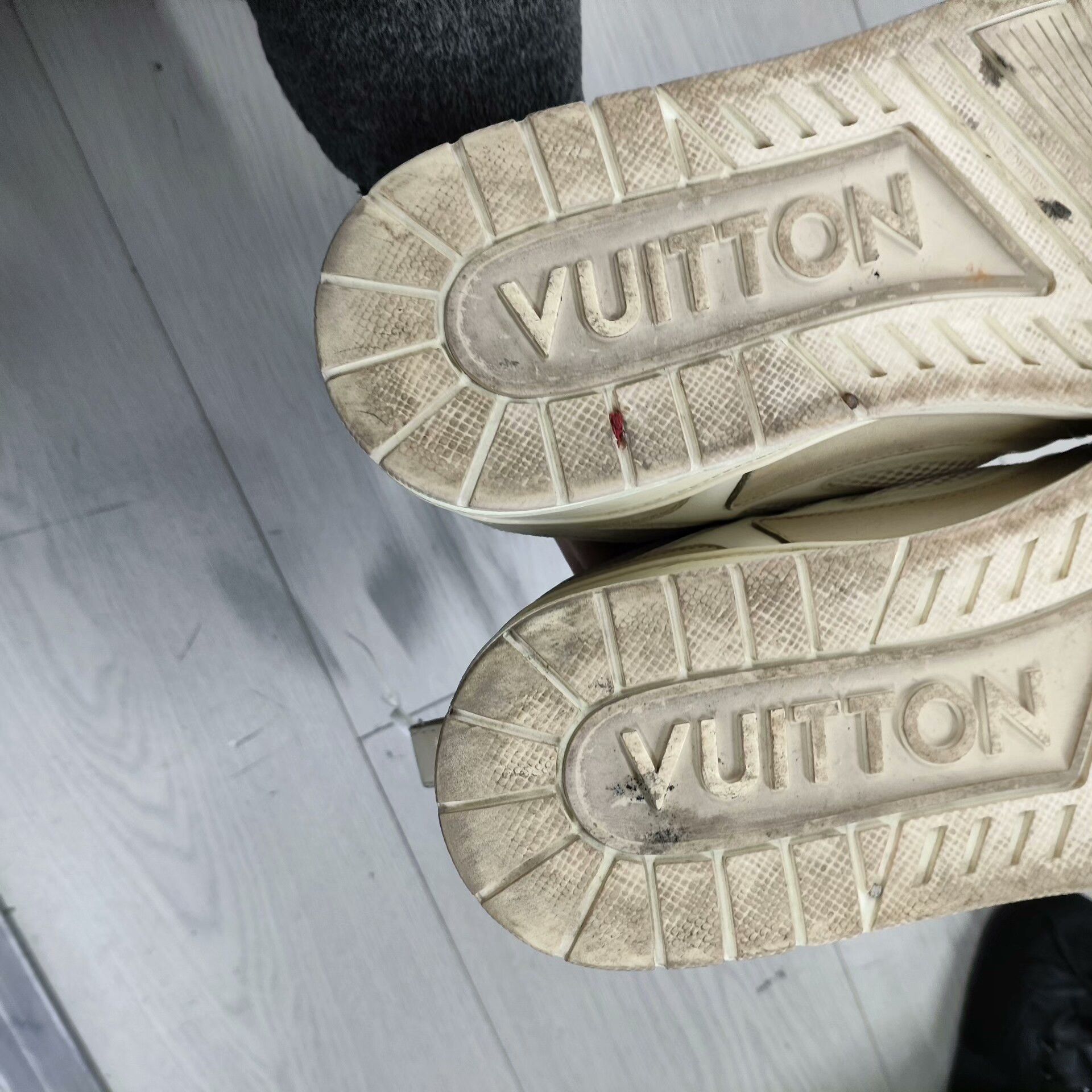 Louis Vuitton Louis Vuitton Brown Lowtop Sneakers 8 Men Size US 8 / EU 41 - 3 Thumbnail