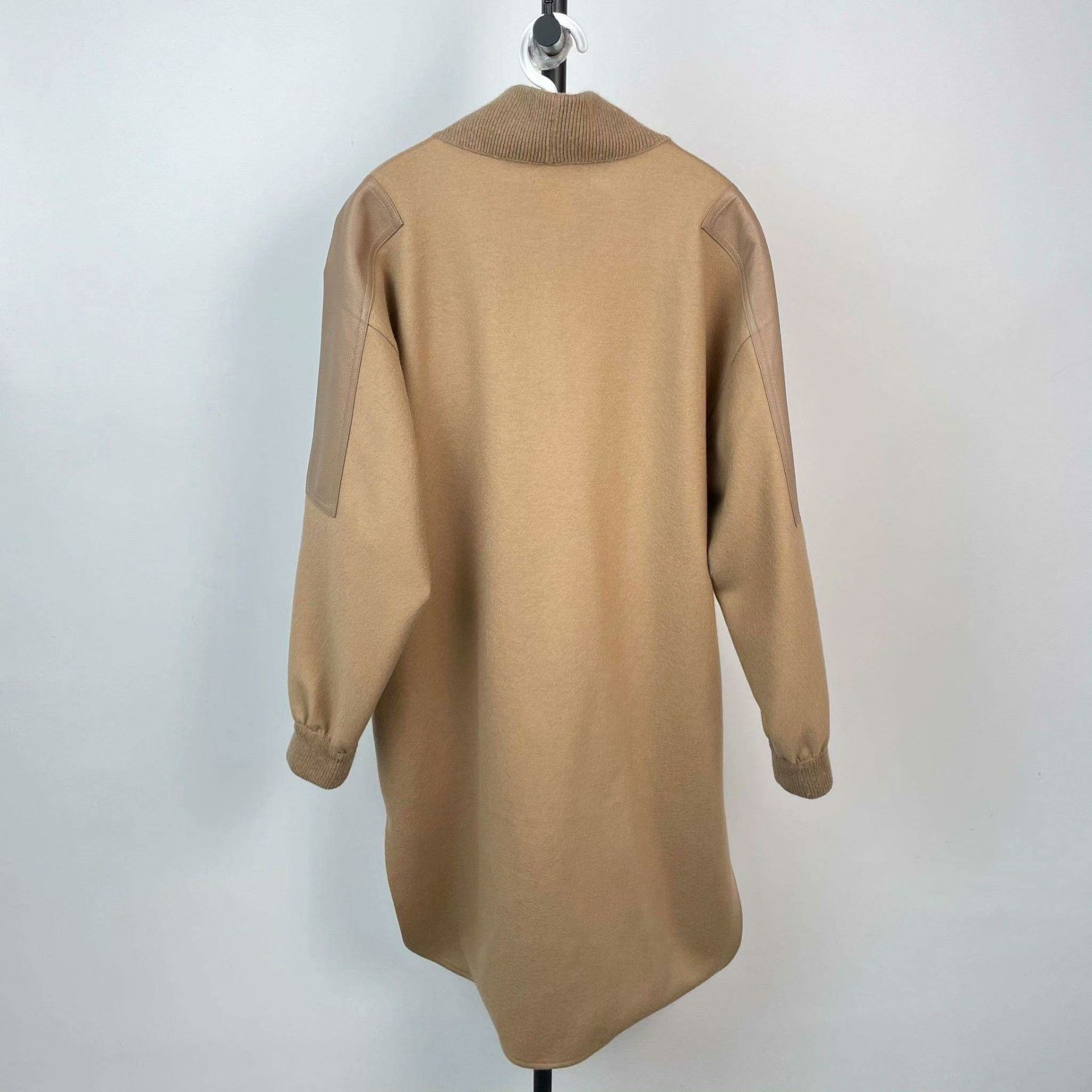 Max Mara Max Mara Wool Brown Coat L Women Size L / US 10 / IT 46 - 2 Thumbnail