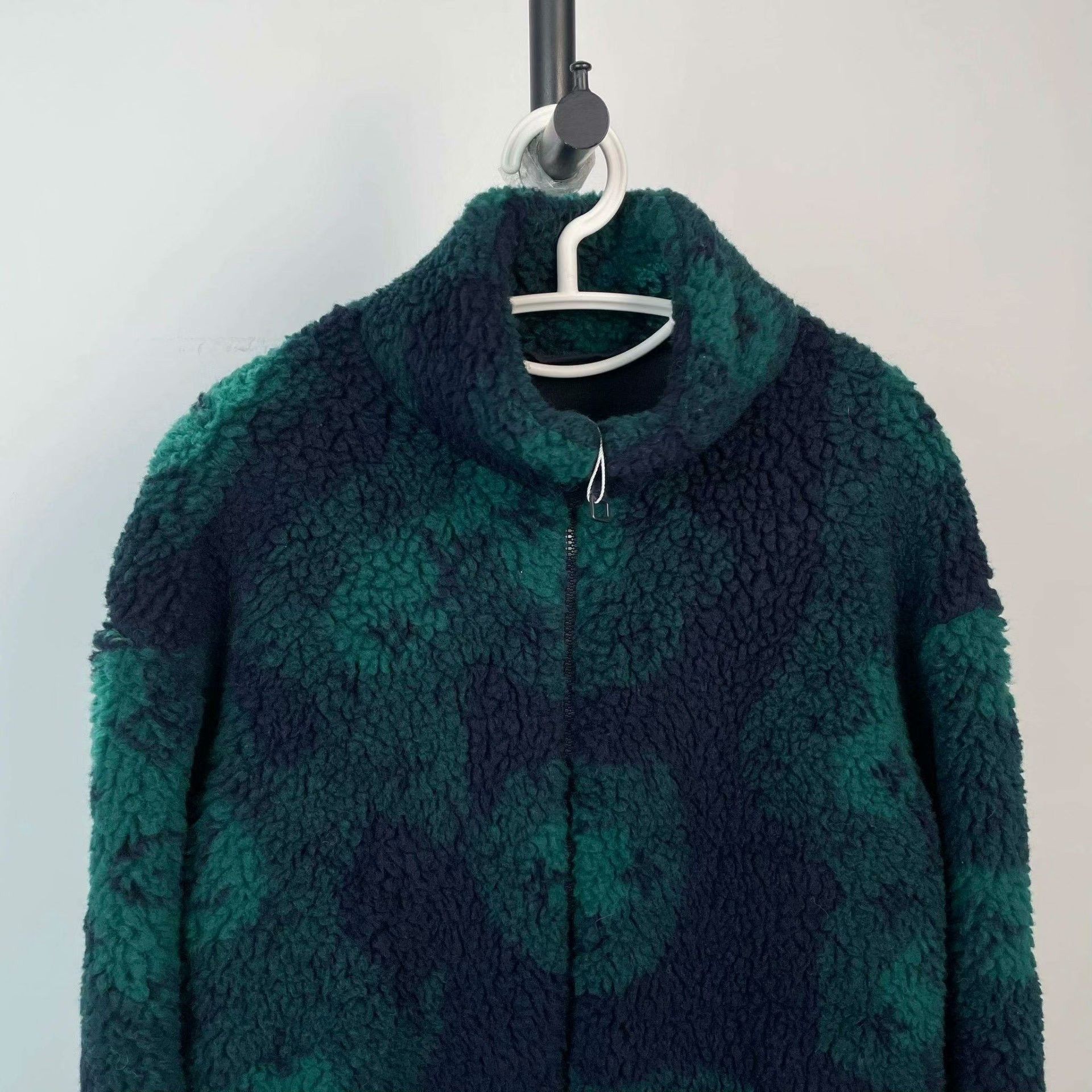 Louis Vuitton Louis Vuitton Jacket M Women Size M / US 6-8 / IT 42-44 - 3 Thumbnail