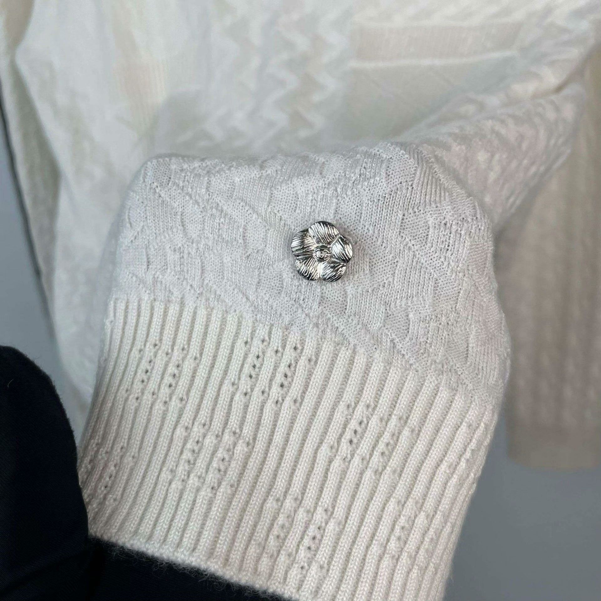 Chanel Chanel Sweater 40 Women Size M / US 6-8 / IT 42-44 - 9 Thumbnail