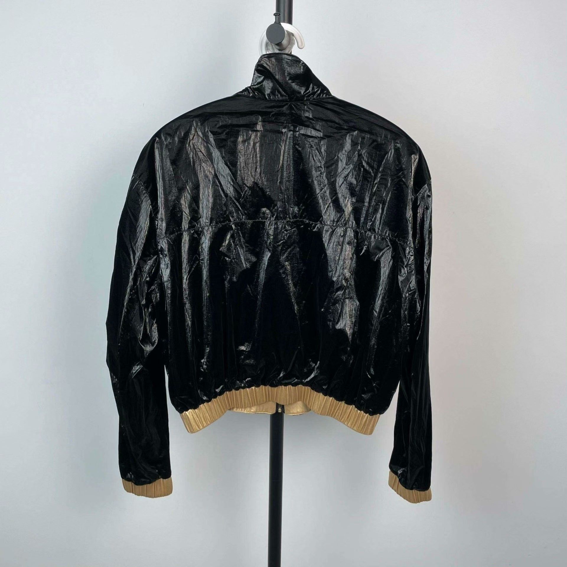 Chanel Chanel Gold Jacket 23 Women Size XS / US 0-2 / IT 36-38 - 2 Thumbnail