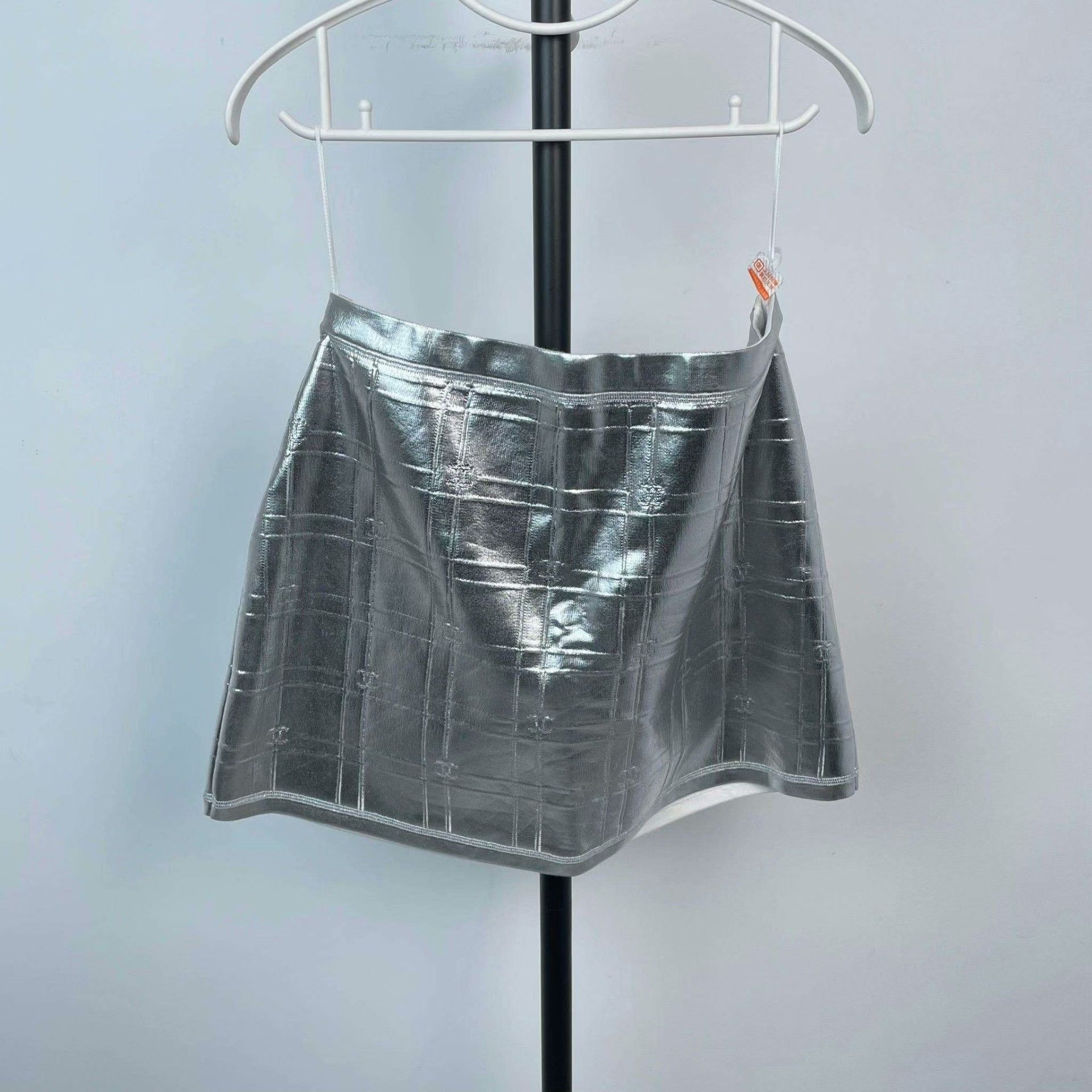 Chanel Chanel Silver Skirt 40 Women Size 40" / US 18 - 2 Thumbnail