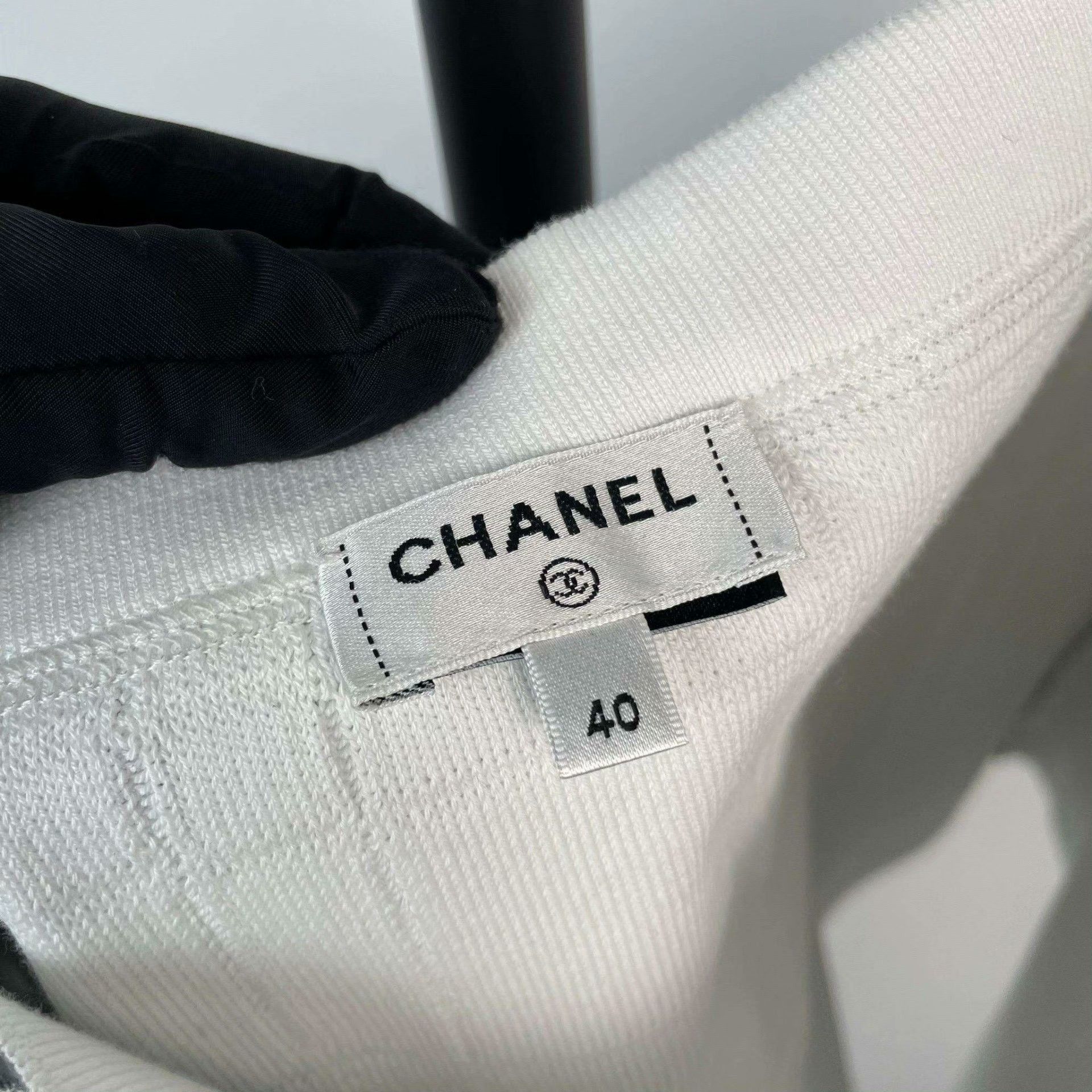 Chanel Chanel Silver Skirt 40 Women Size 40" / US 18 - 6 Thumbnail