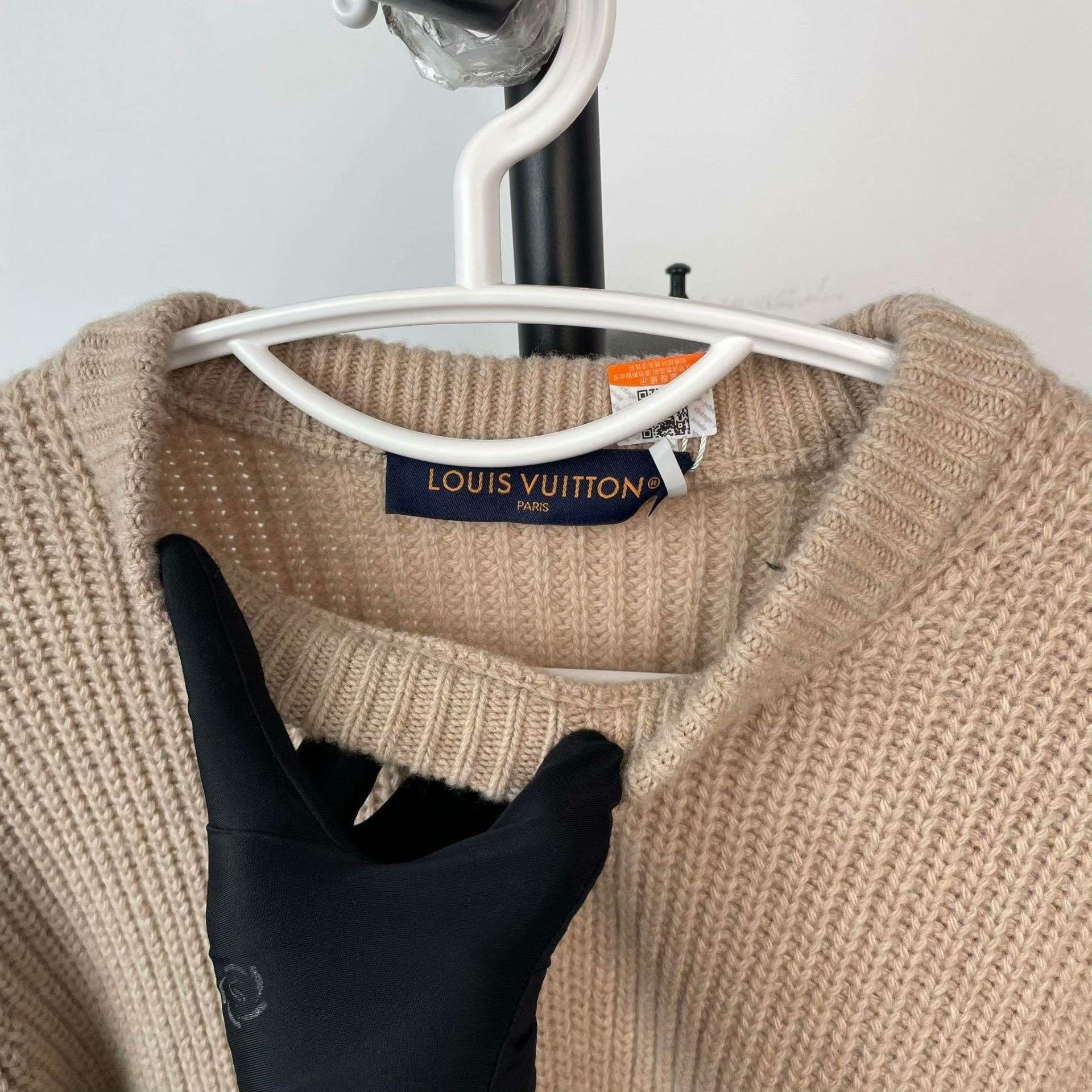 Louis Vuitton Louis Vuitton Sweater S Women Size S / US 4 / IT 40 - 5 Thumbnail