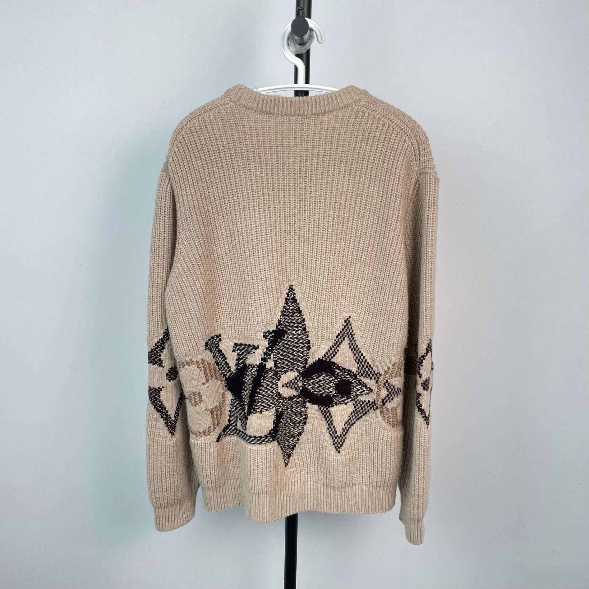 Louis Vuitton Louis Vuitton Sweater S Women Size S / US 4 / IT 40 - 2 Thumbnail