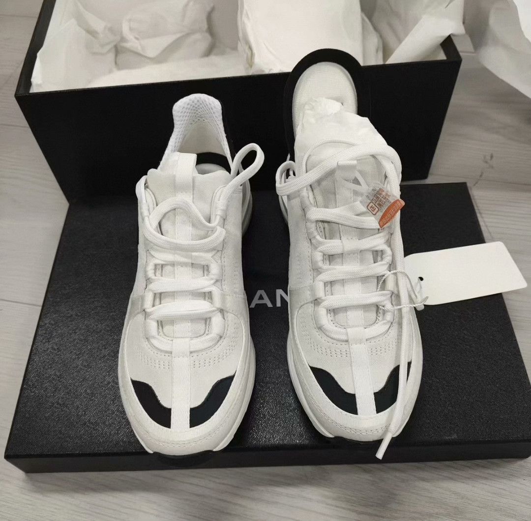 Chanel Chanel Leather White Lowtop Sneakers 35 Women Size US 5 / IT 35 - 2 Thumbnail