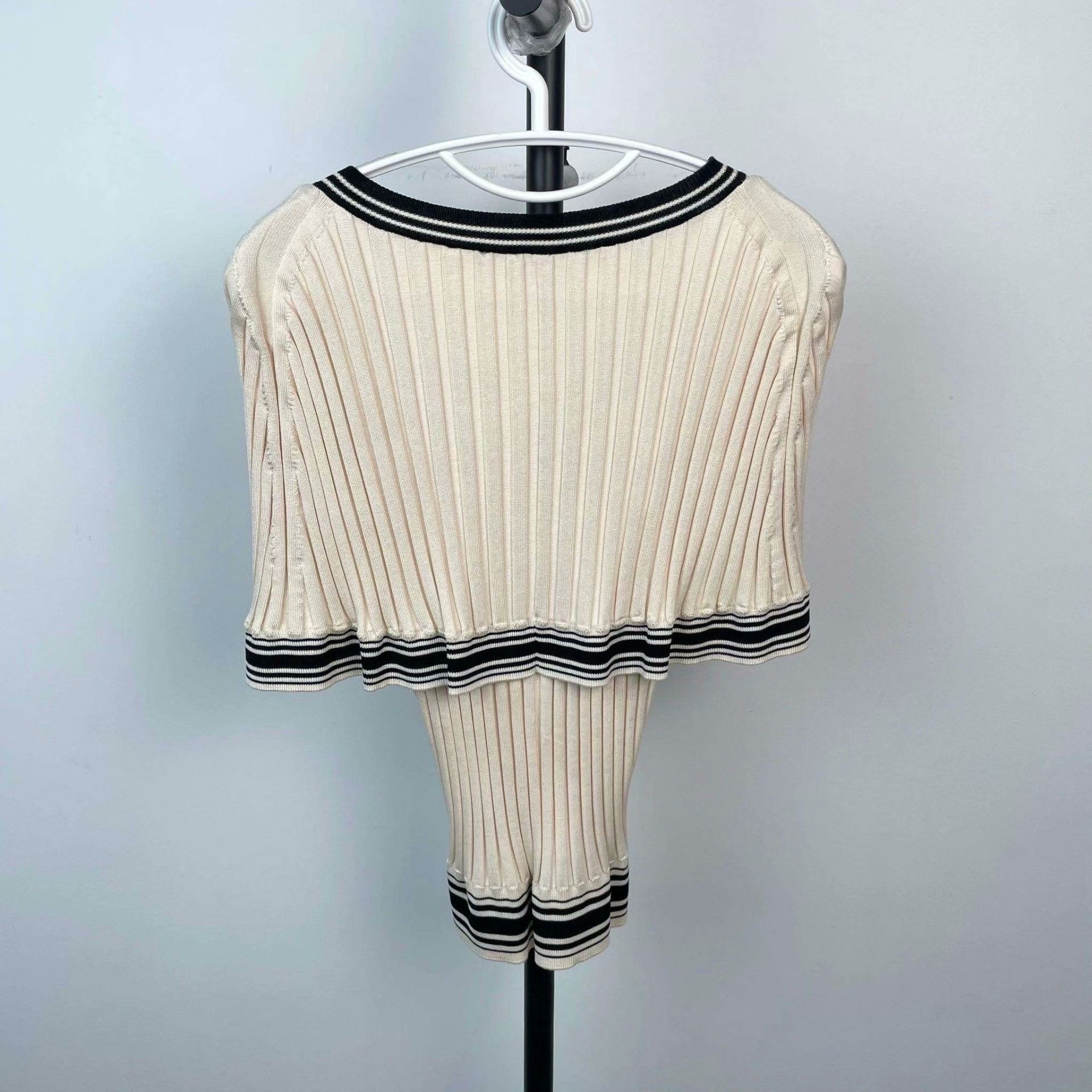 Chanel Chanel Cotton White T-Shirt 36 Women Size S / US 4 / IT 40 - 2 Thumbnail
