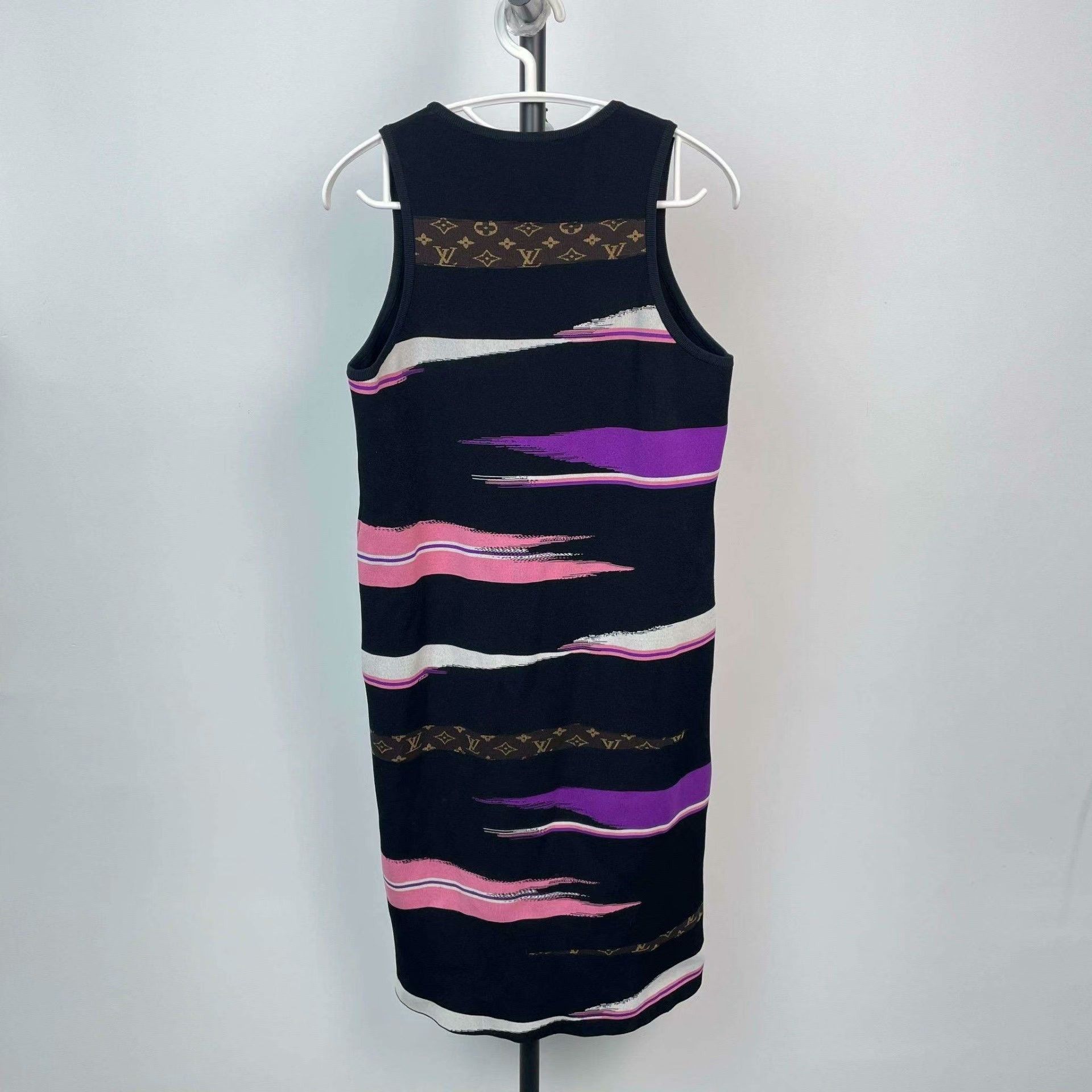 Louis Vuitton Louis Vuitton Knit Dress M Women Size M / US 6-8 / IT 42-44 - 2 Thumbnail