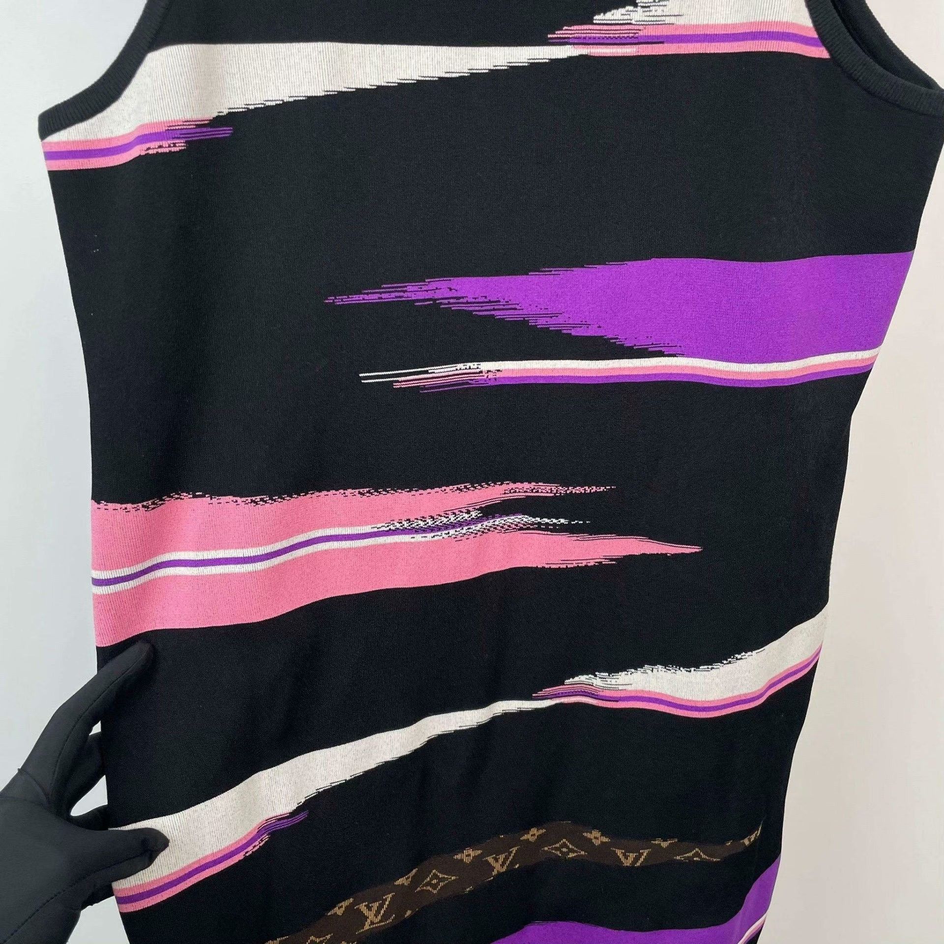 Louis Vuitton Louis Vuitton Knit Dress M Women Size M / US 6-8 / IT 42-44 - 6 Thumbnail