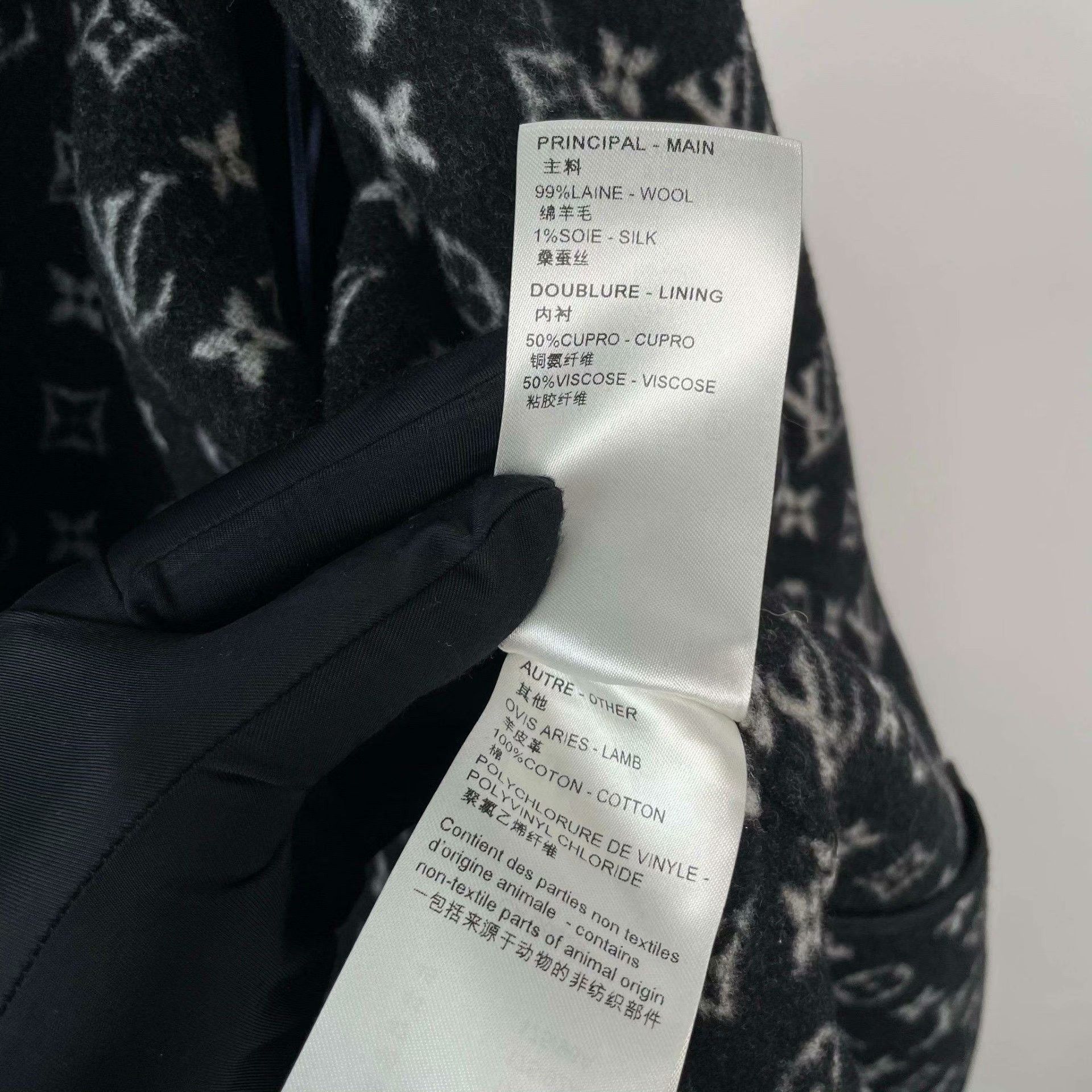 Louis Vuitton Louis Vuitton Black Heavy Coat 34 Men Size US XS / EU 42 / 0 - 7 Thumbnail