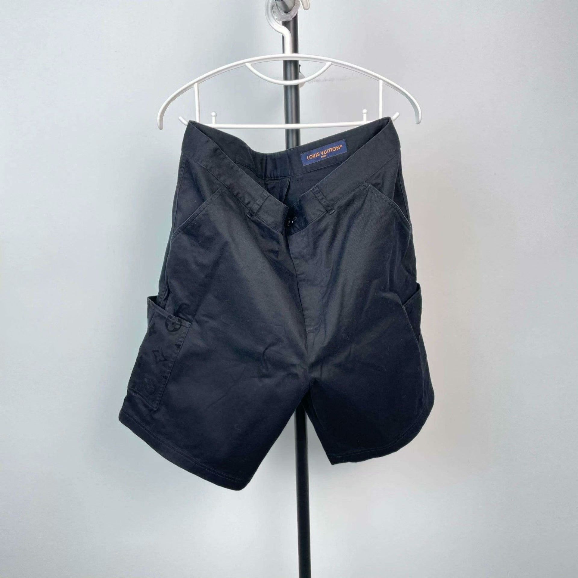 Louis Vuitton Louis Vuitton Cotton Black Shorts S Men Size US 30 / EU 46 - 9 Thumbnail