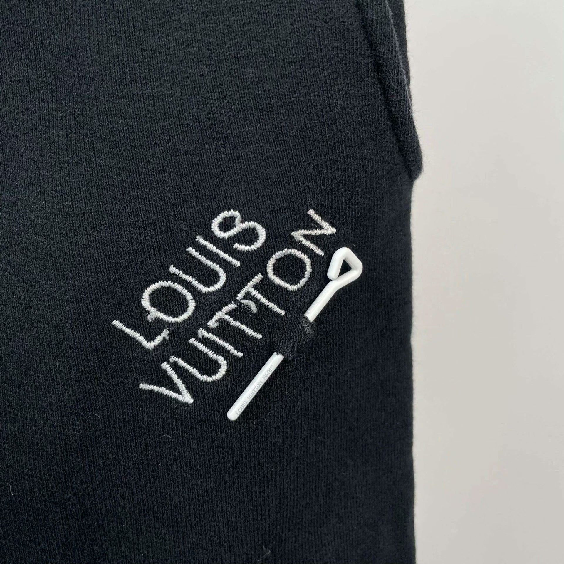 Louis Vuitton Louis Vuitton Cotton Black Sweatpants S Men Size US 30 / EU 46 - 4 Thumbnail