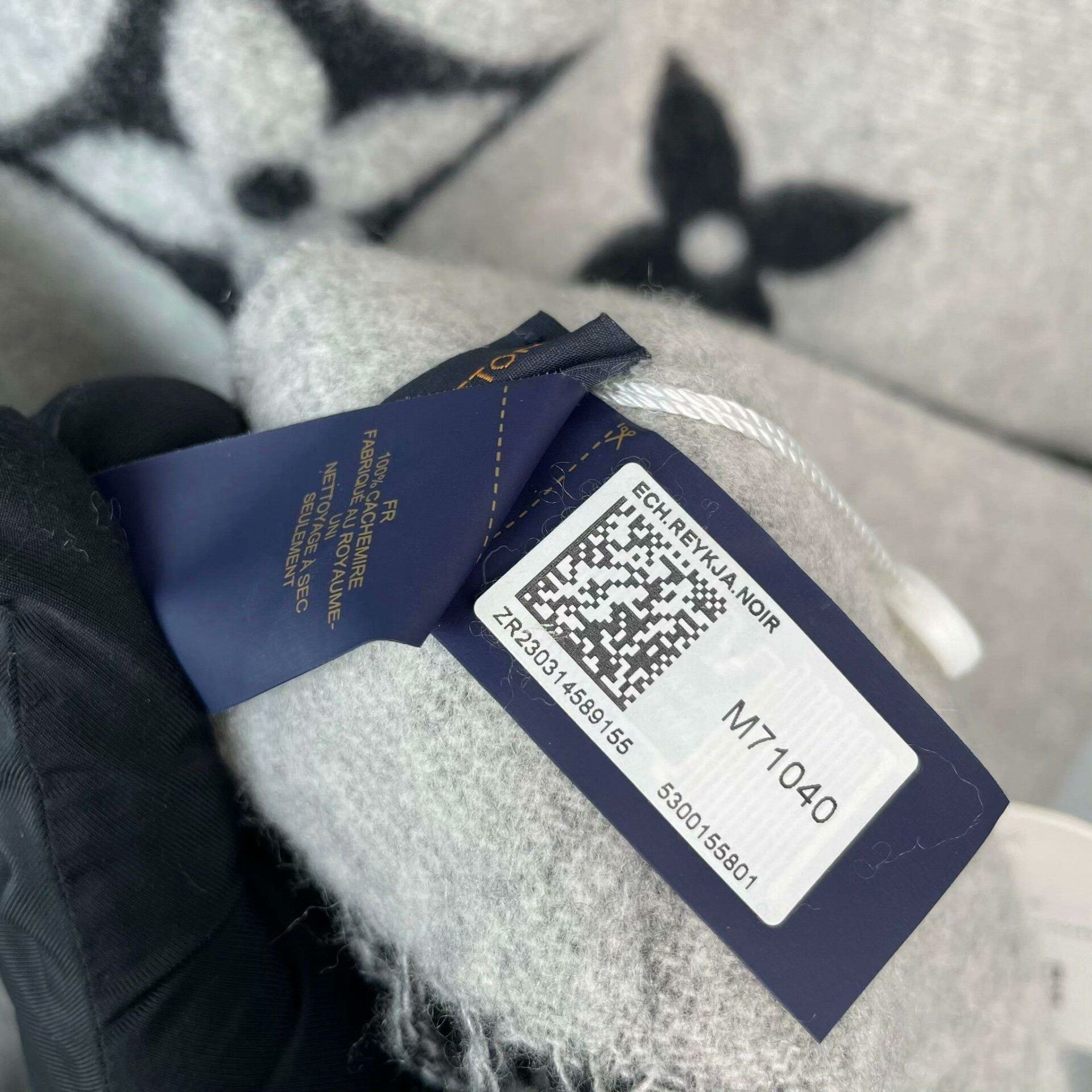 Louis Vuitton Louis Vuitton Gray Scarf S Men Size ONE SIZE - 6 Thumbnail