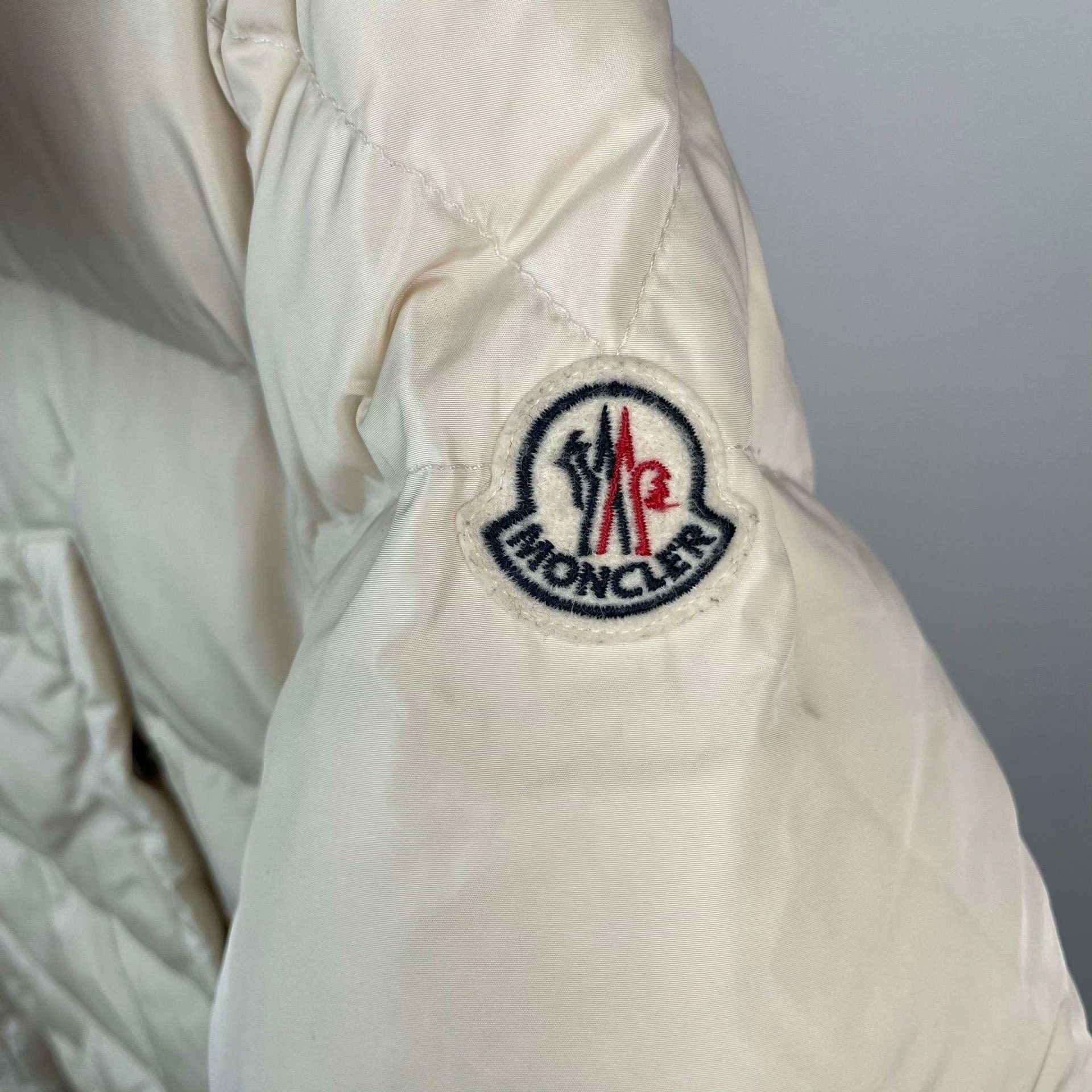 Moncler Moncler Down Beige Down Jacket M Women Size M / US 6-8 / IT 42-44 - 3 Thumbnail