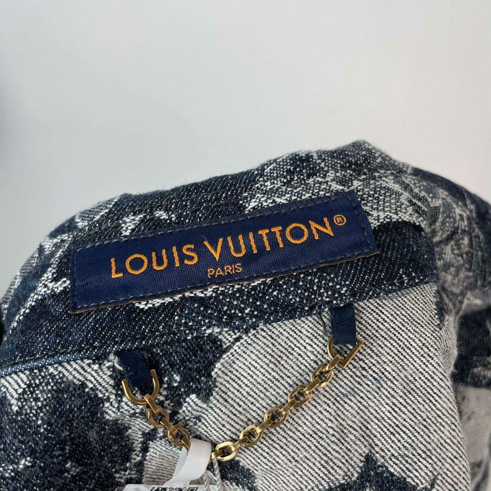 Louis Vuitton Louis Vuitton Denim Printed Blue Shirt M Men Size US M / EU 48-50 / 2 - 3 Thumbnail