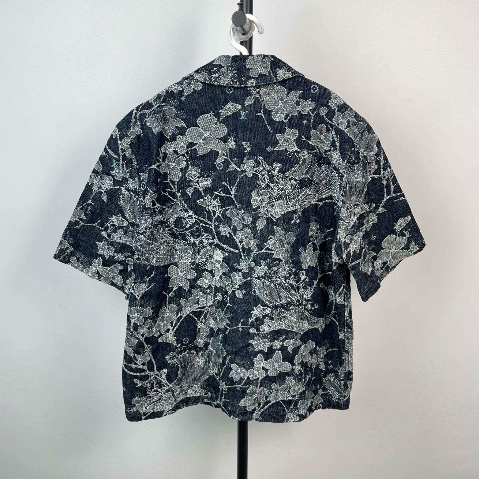 Louis Vuitton Louis Vuitton Denim Printed Blue Shirt M Men Size US M / EU 48-50 / 2 - 2 Thumbnail
