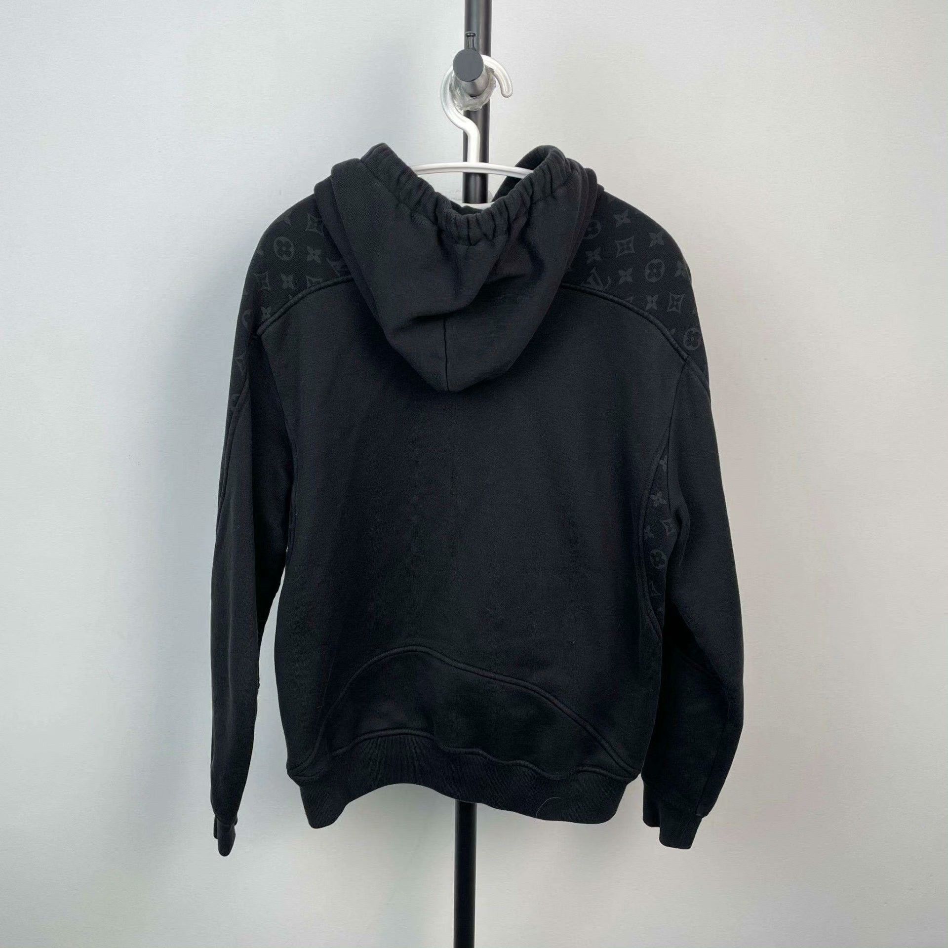 Louis Vuitton Louis Vuitton Printed Black Hoodie S Women Size S / US 4 / IT 40 - 2 Thumbnail