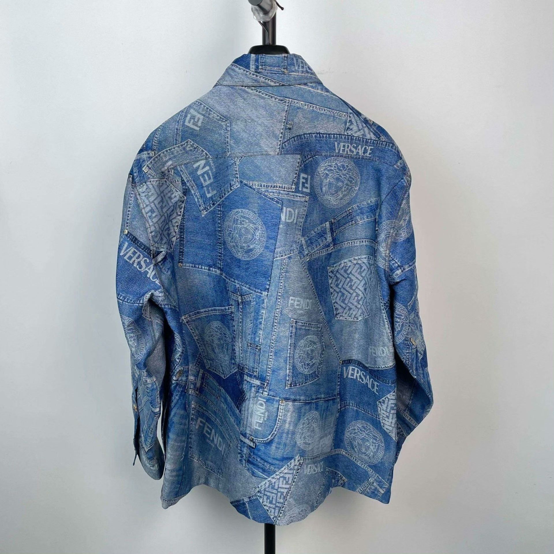 Versace Versace Collab Denim Blue Light Jacket XXL Men Size US XXL / EU 58 / 5 - 2 Thumbnail