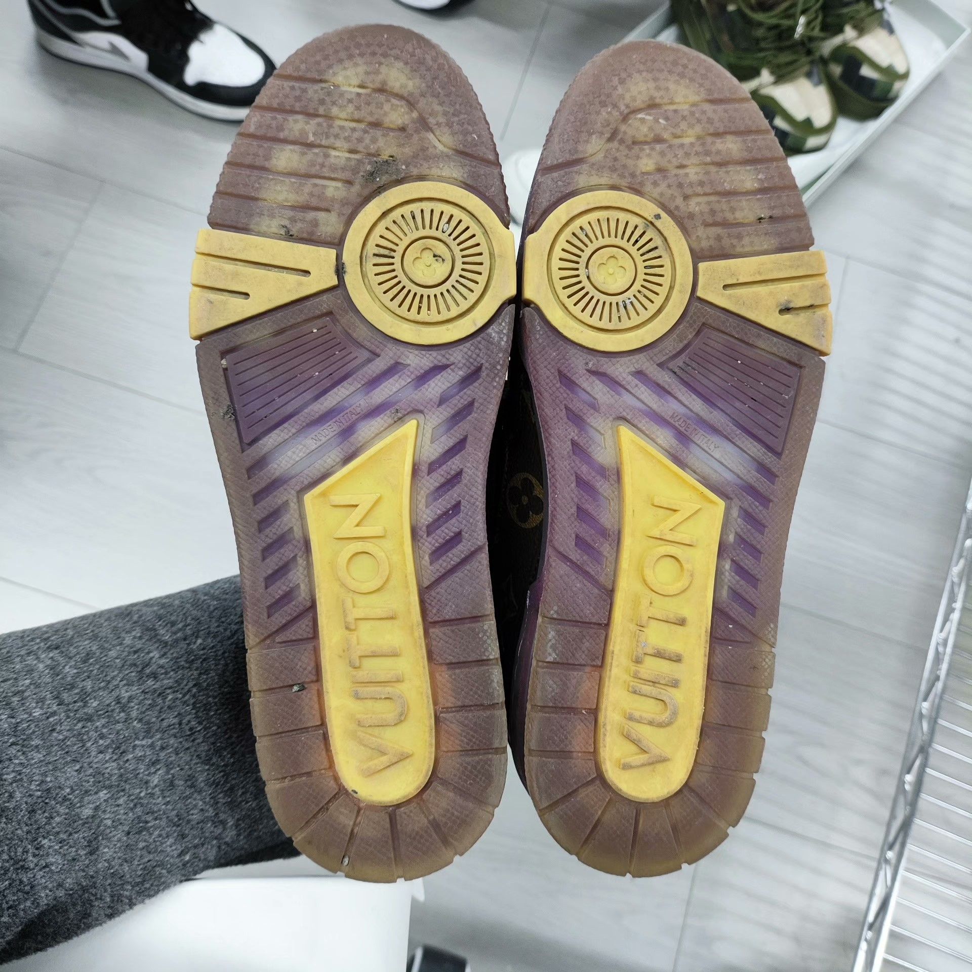Louis Vuitton Louis Vuitton Purple Lowtop Sneakers 5 Men Size US 5 / EU 37 - 4 Thumbnail