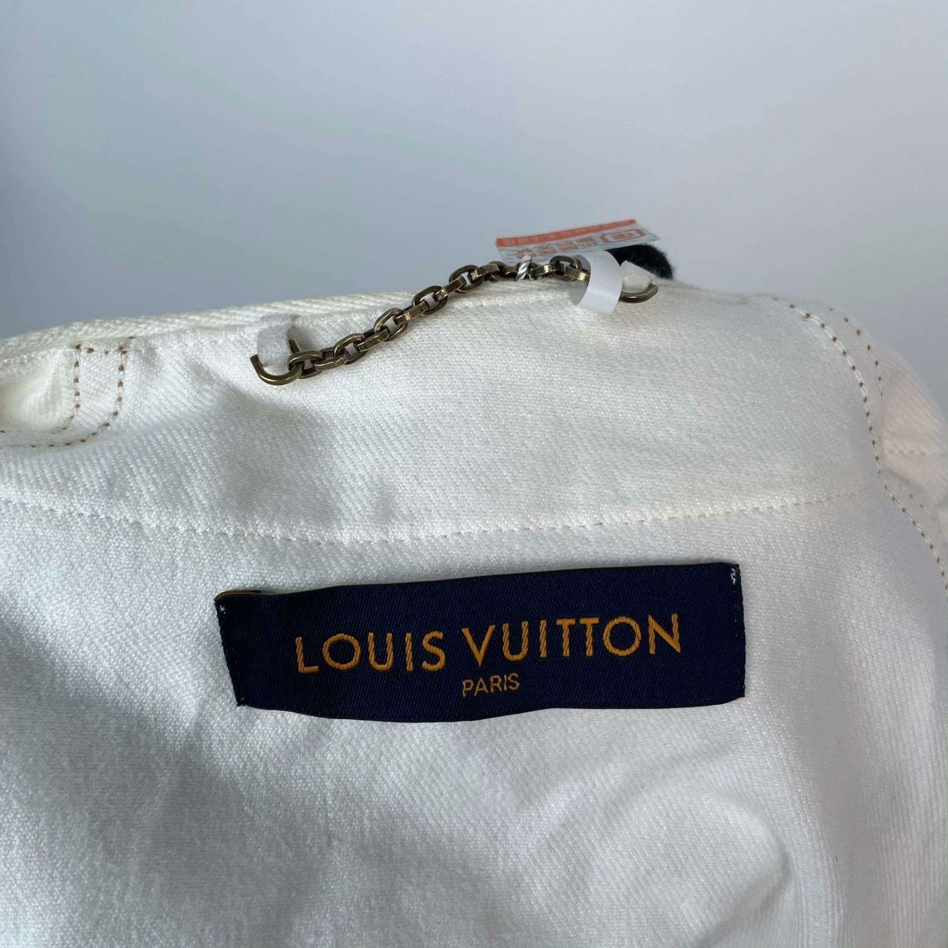 Louis Vuitton Louis Vuitton White Light Jacket M Men Size US M / EU 48-50 / 2 - 5 Thumbnail