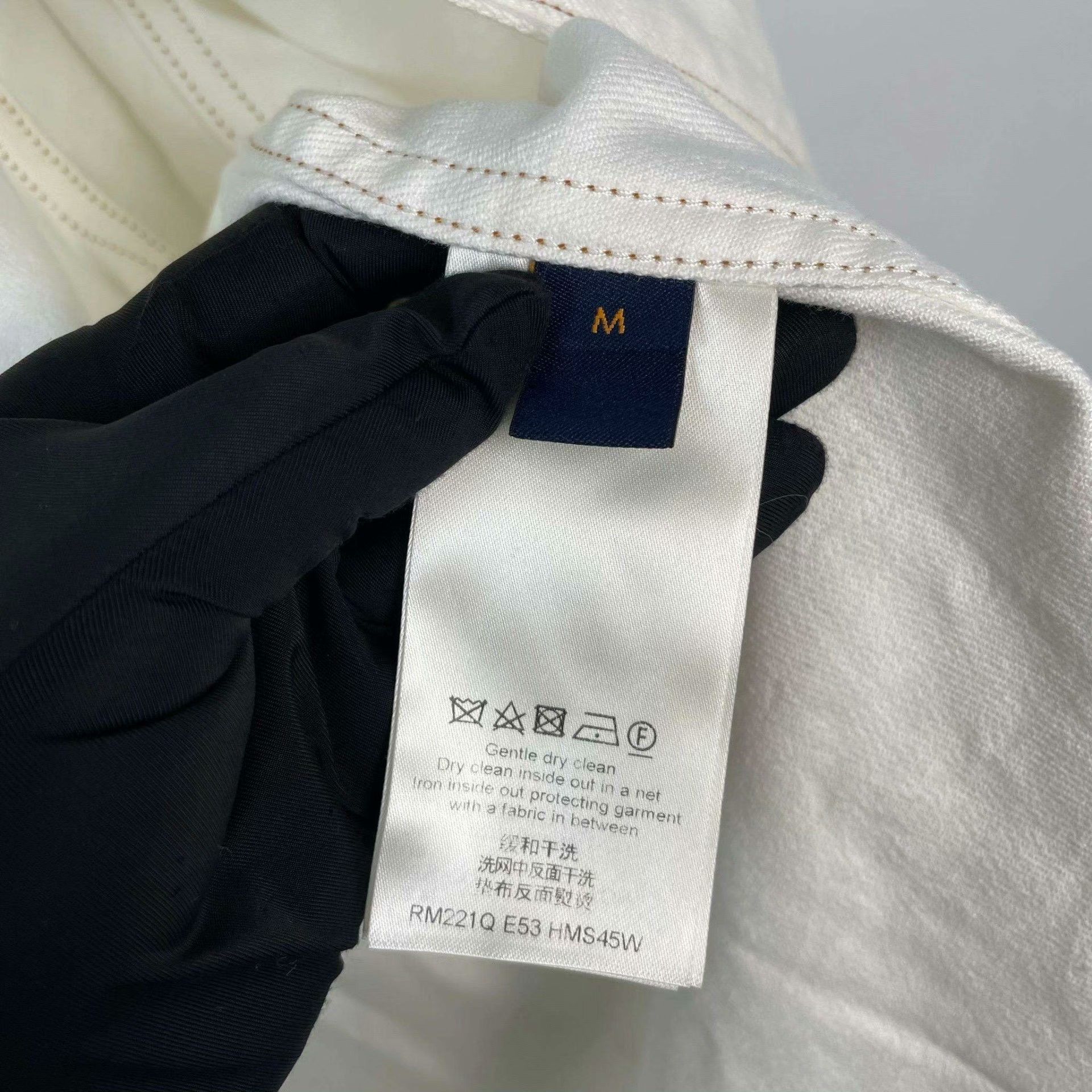 Louis Vuitton Louis Vuitton White Light Jacket M Men Size US M / EU 48-50 / 2 - 8 Thumbnail