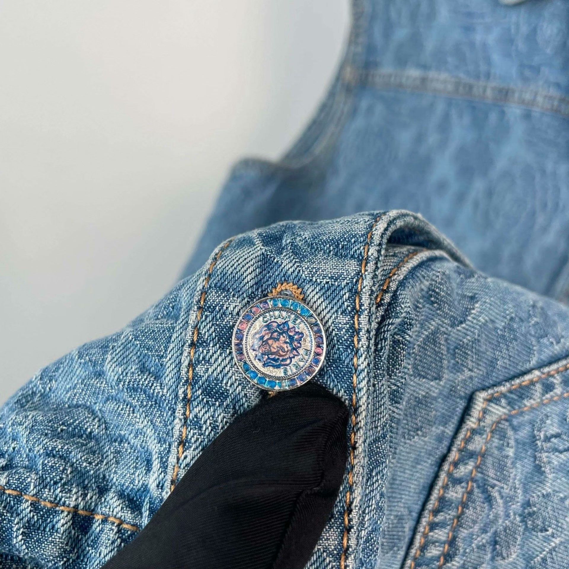 Chanel Chanel Denim Blue Vest 23 Women Size XS / US 0-2 / IT 36-38 - 3 Thumbnail