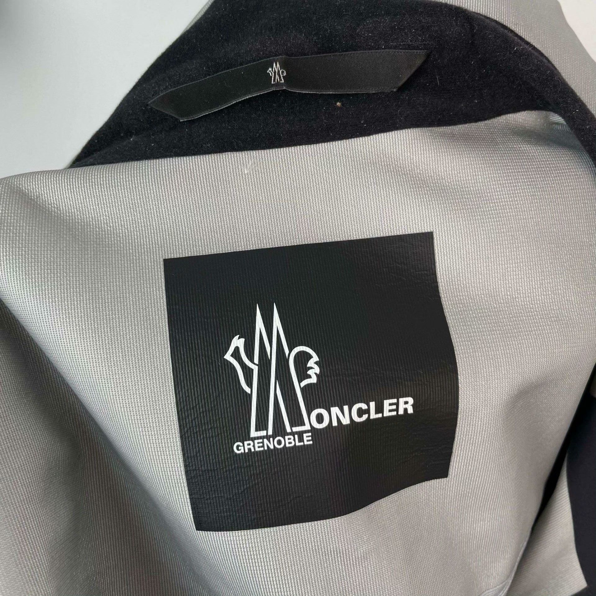 Moncler Moncler Denim Jacket S Women Size S / US 4 / IT 40 - 5 Thumbnail